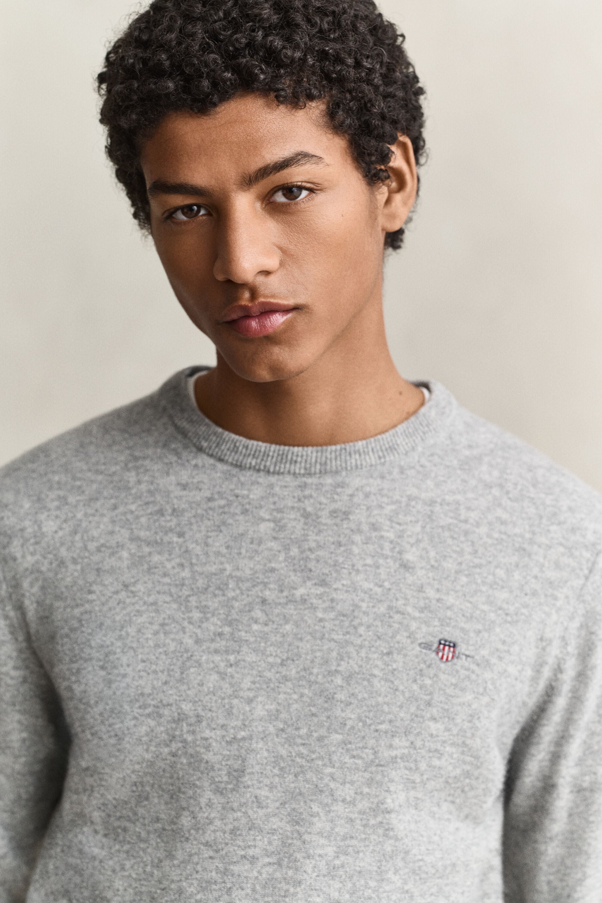 Camisola de malha com decote redondo em lã