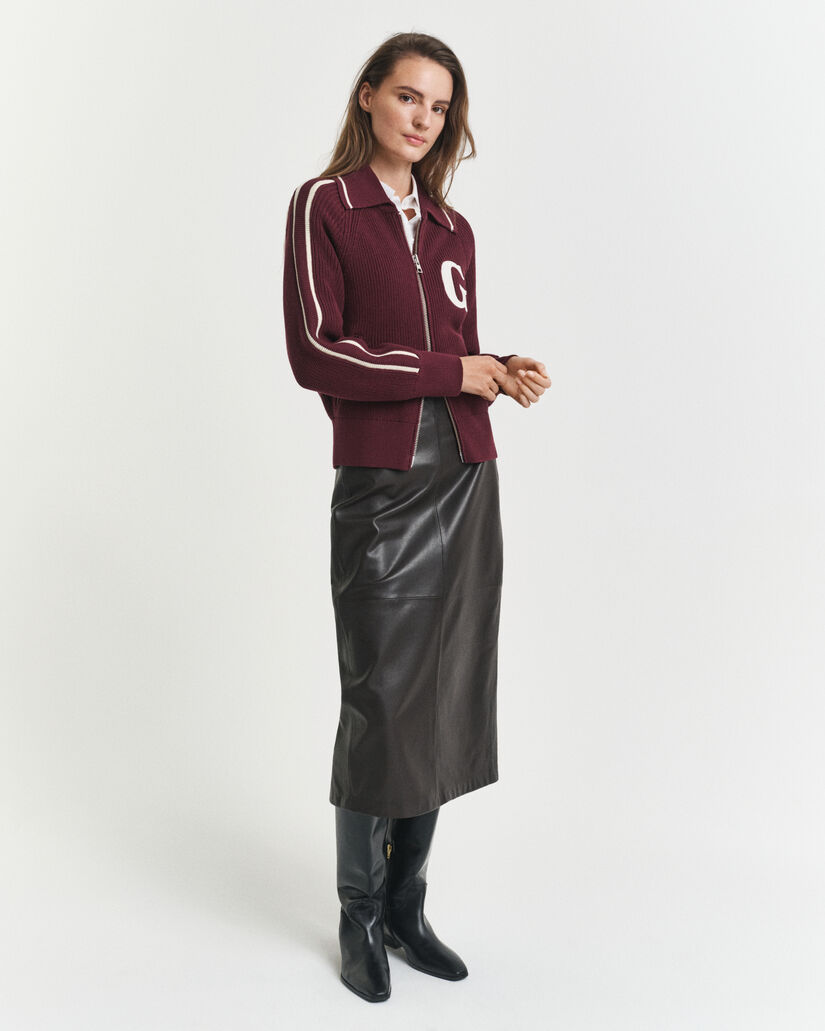 Saia lápis em pele de comprimento médio