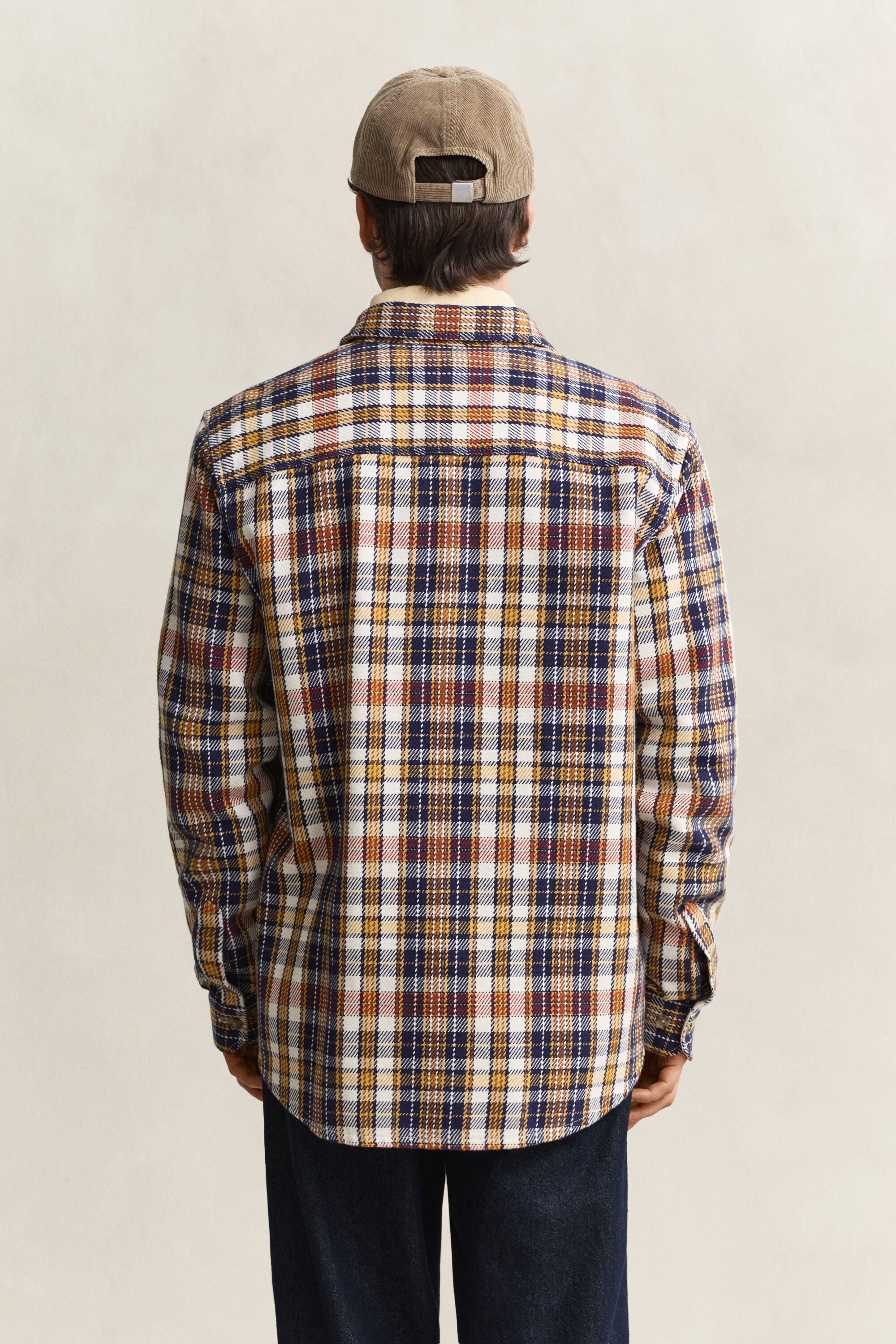 Sobrecamisa em sarja com padrão de xadrez