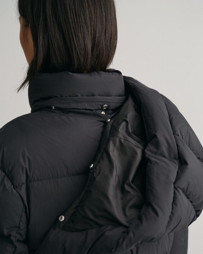 Blus&atilde;o de penas com comprimento m&eacute;dio