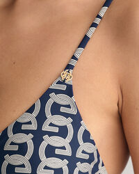 Top triangular G Patterned