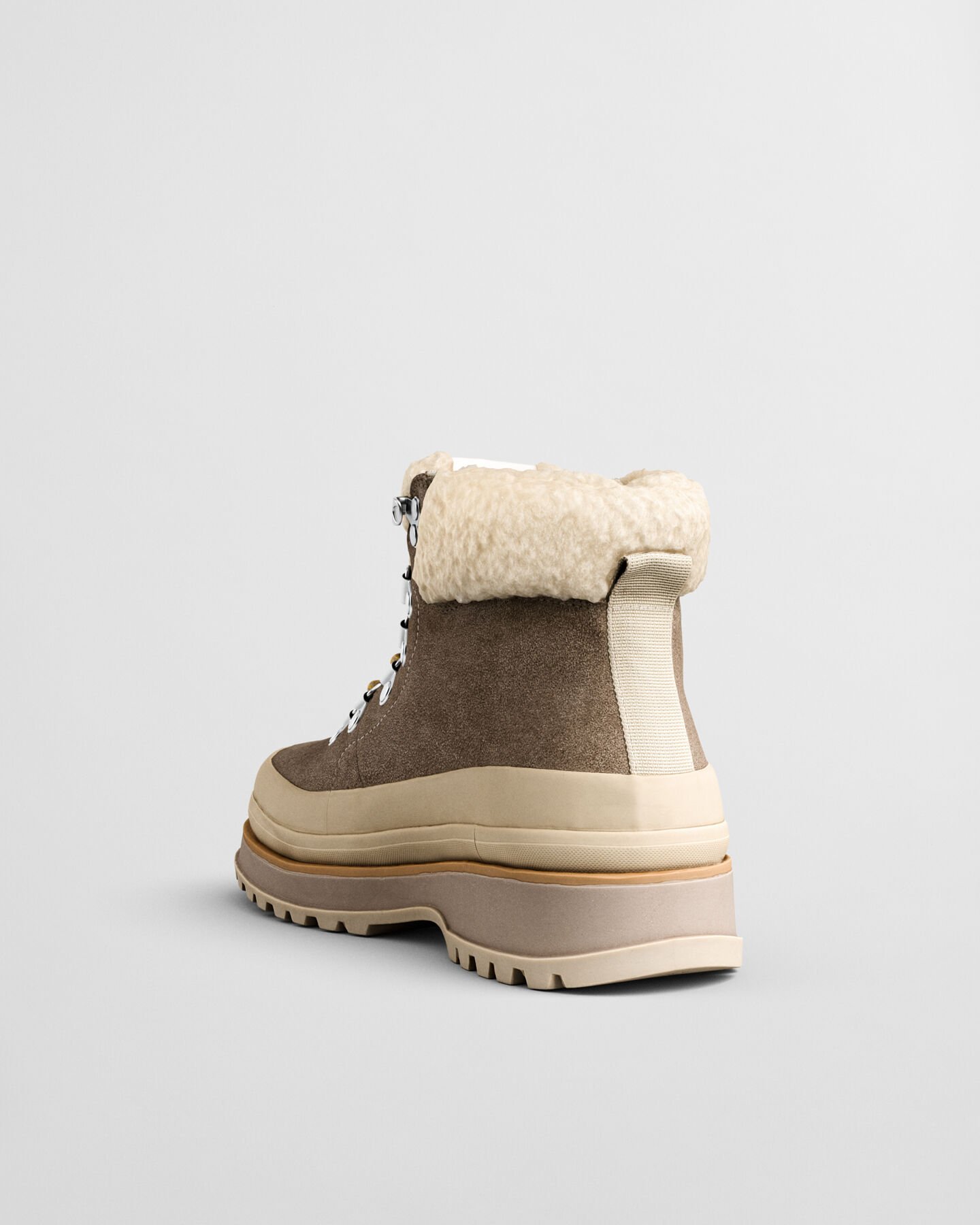 Botas em camur&ccedil;a com atacadores Wintly