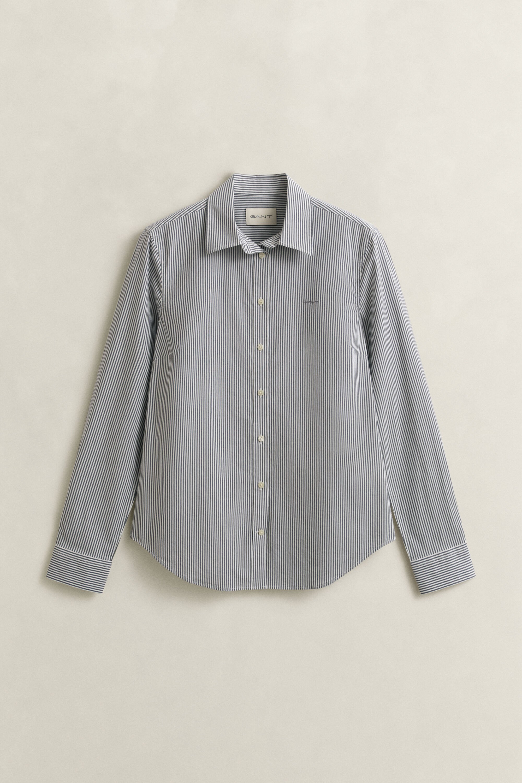 Camisa em popelina às riscas slim fit