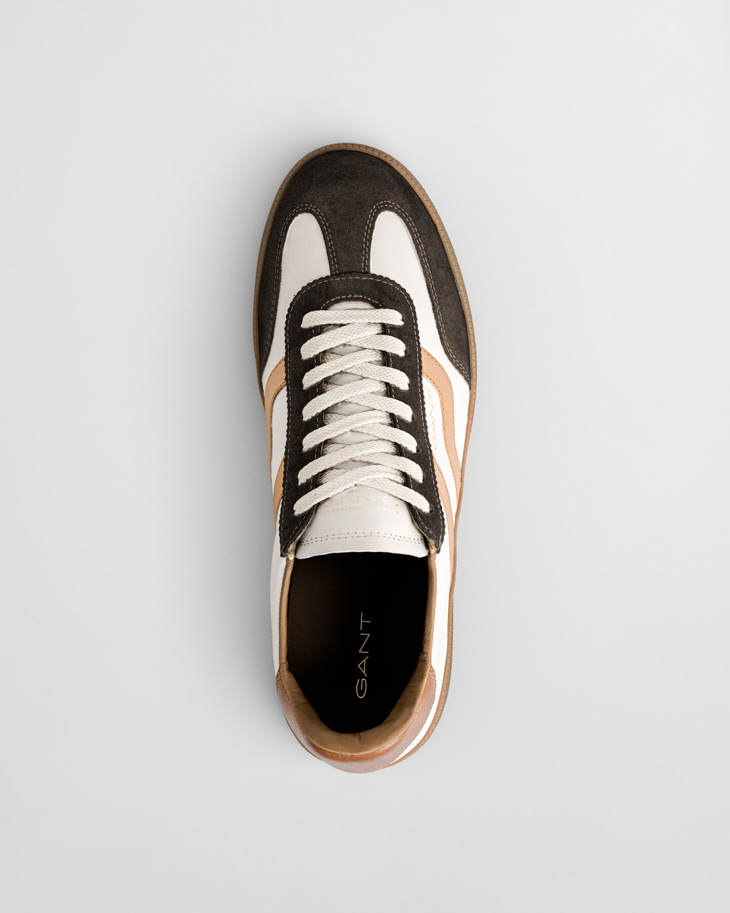 Ténis em pele e camurça Cuzmo