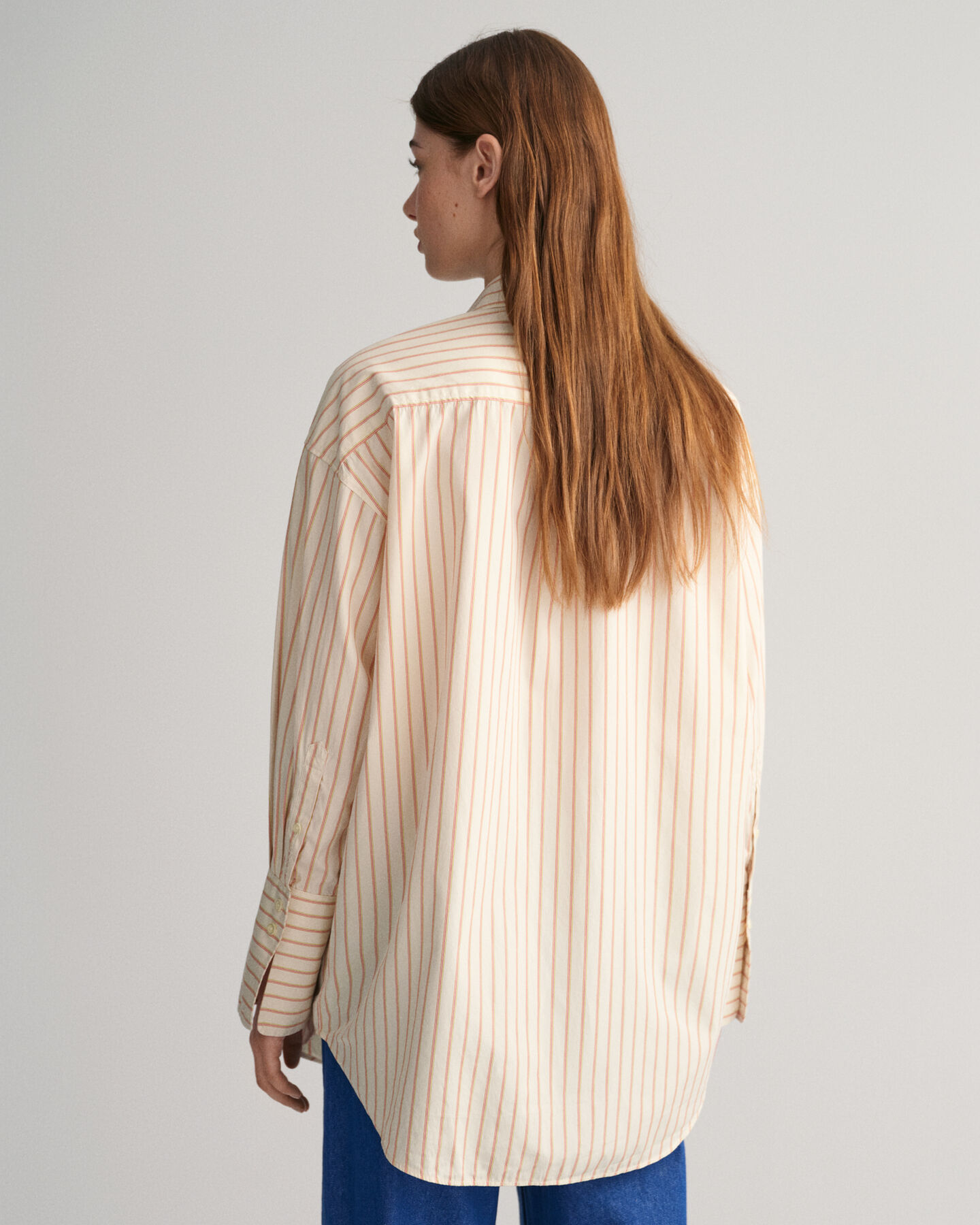 Camisa em popelina às riscas com punhos altos oversized