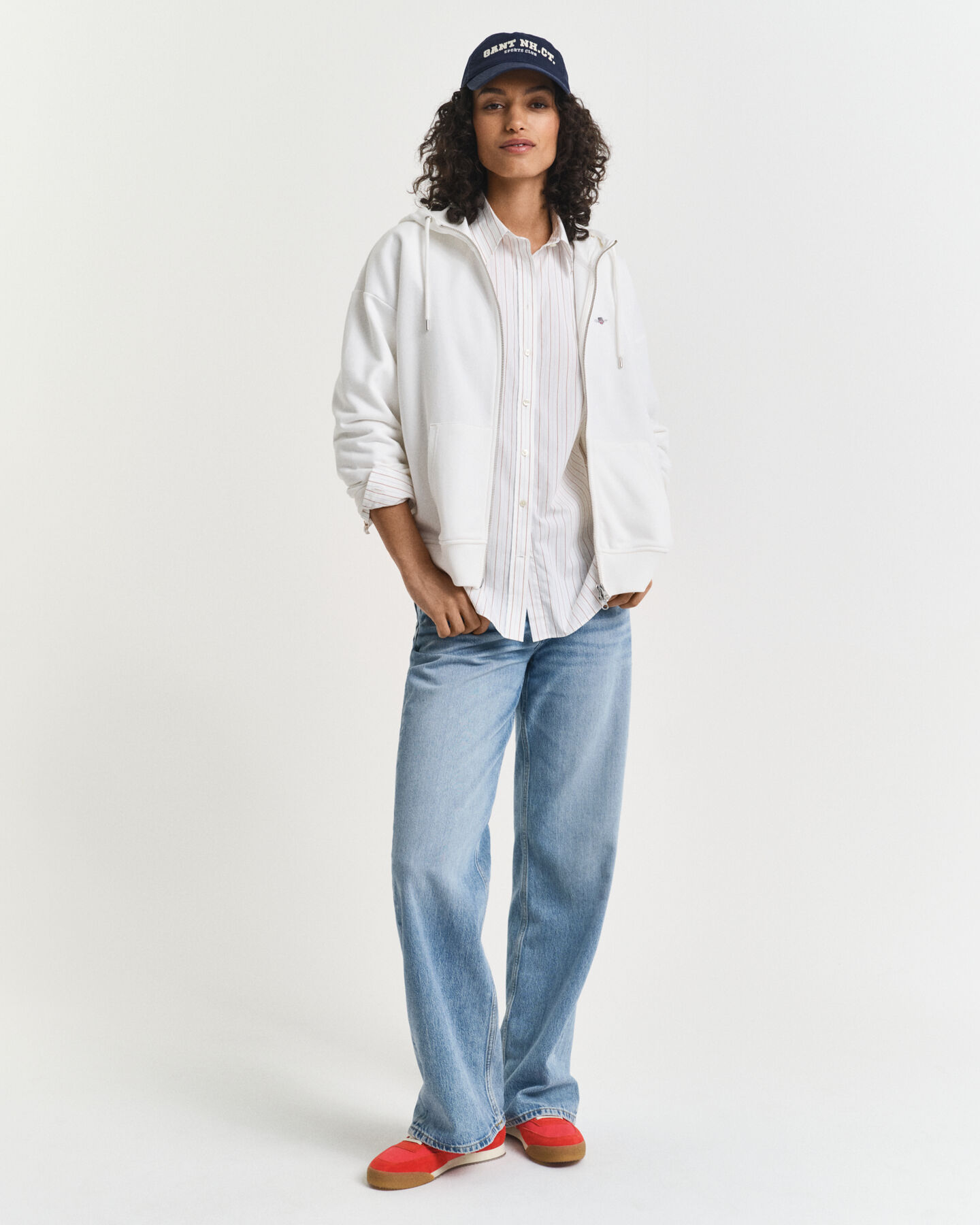 Sweatshirt com capuz e fecho Shield