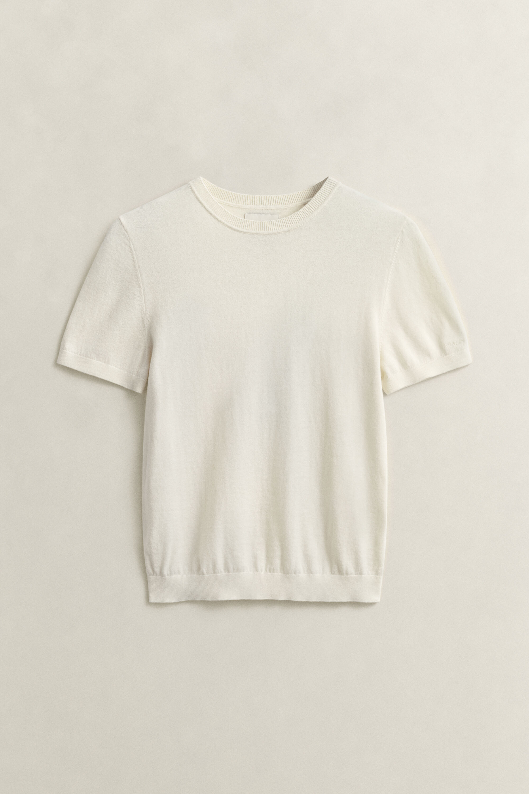 Camisola de malha leve com decote redondo e manga curta