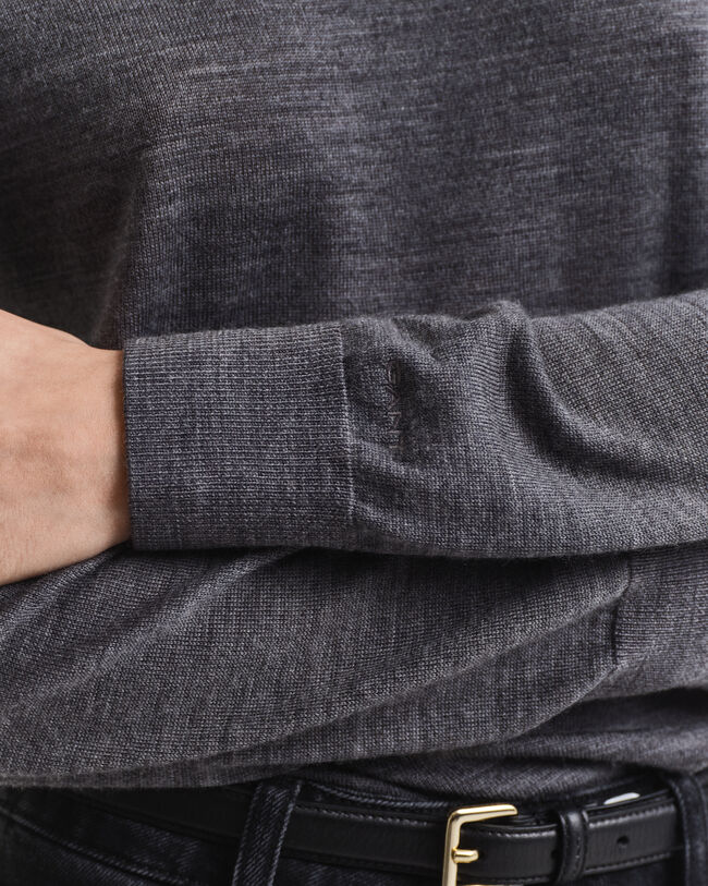 Camisola de gola alta em lã de merino extrafina