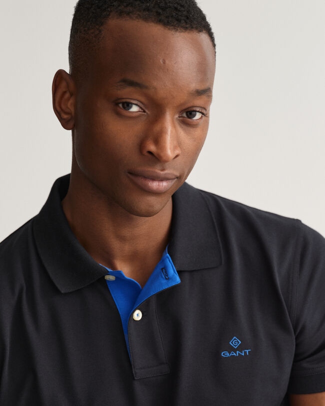 Rugger piqué com colarinho contrastante