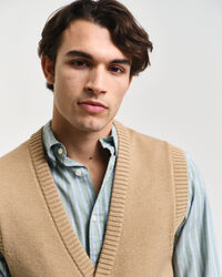 Colete em lã com botões