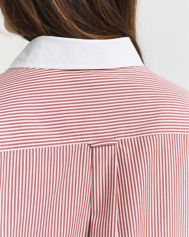 Camisa às riscas com colarinho contrastante oversized