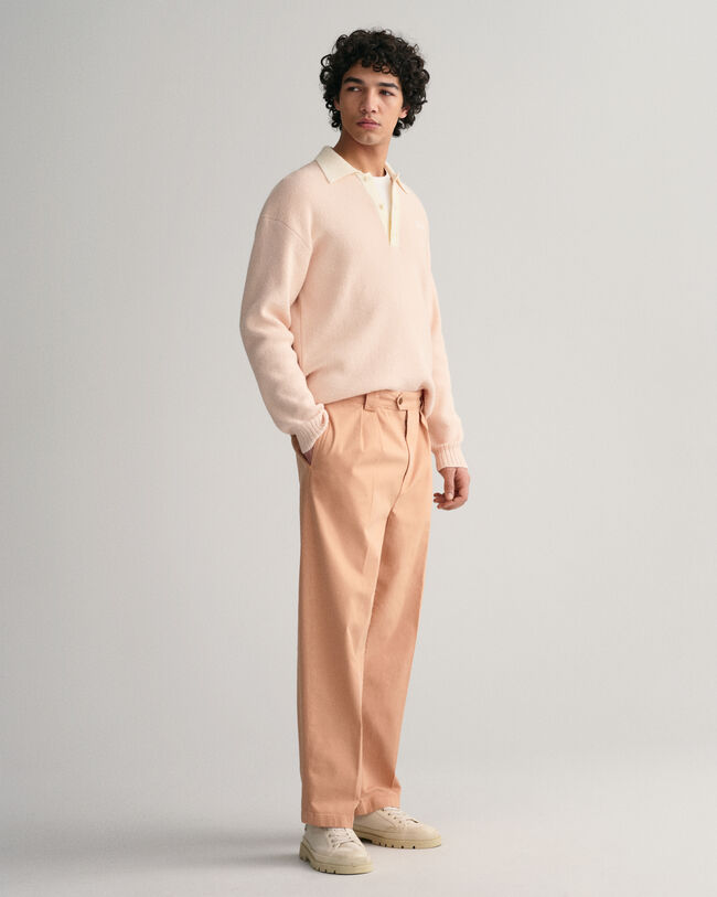 Cal&ccedil;as chino em sarja com pregas