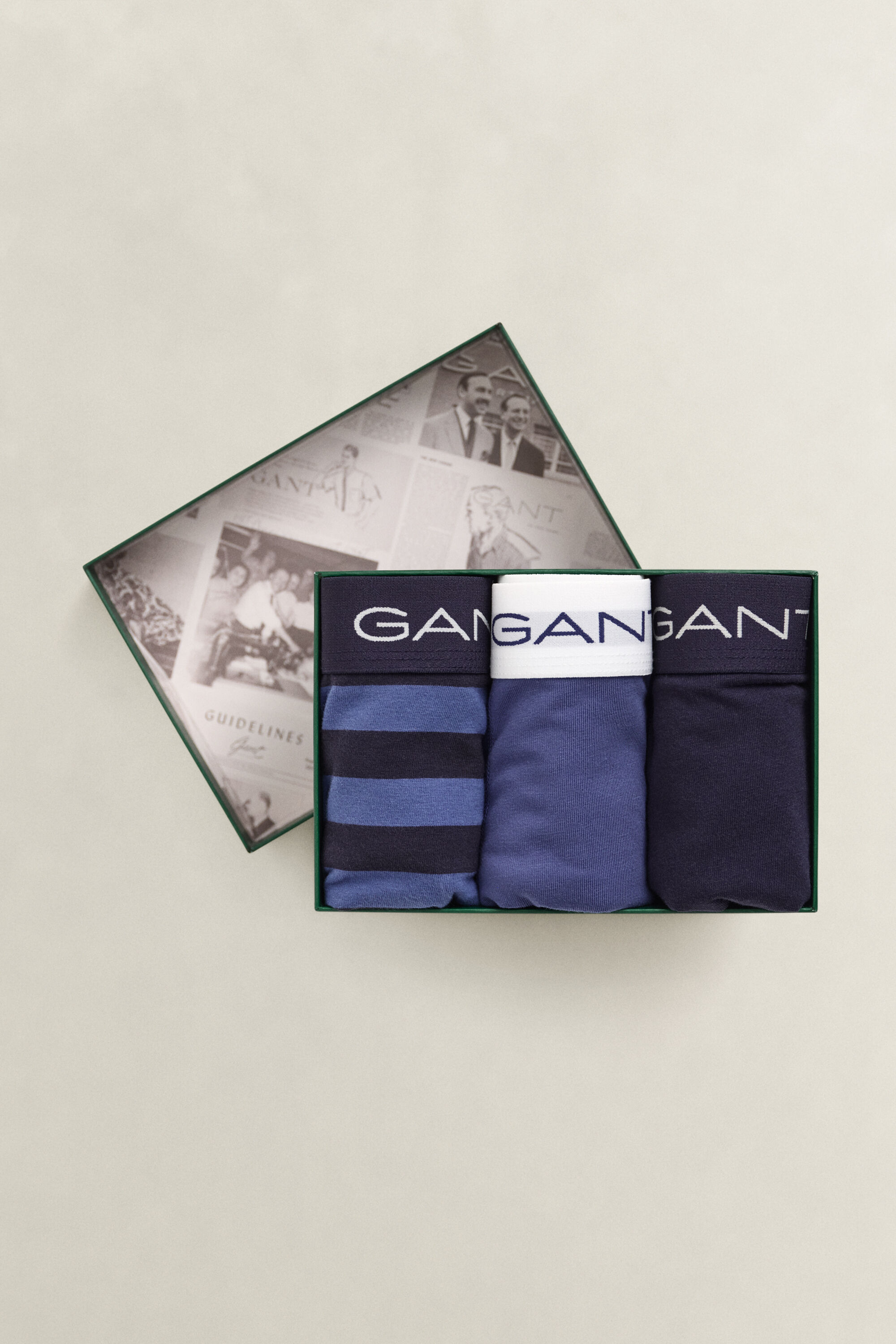 Caixa de presente com pack de 3 boxers às riscas