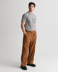 T-shirt em algod&atilde;o piqu&eacute; com grafismo pequeno