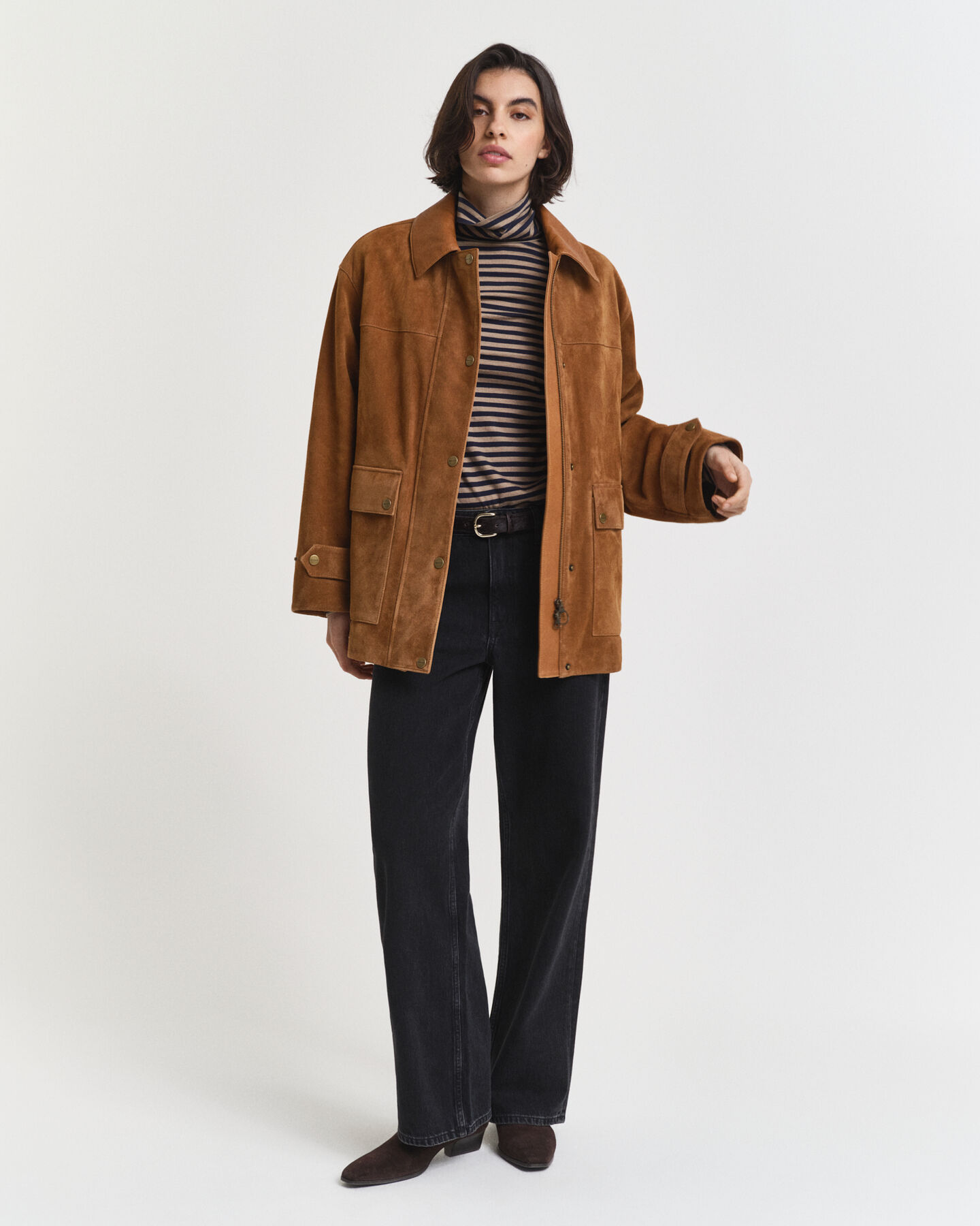 Top com gola alta em algodão leve às riscas