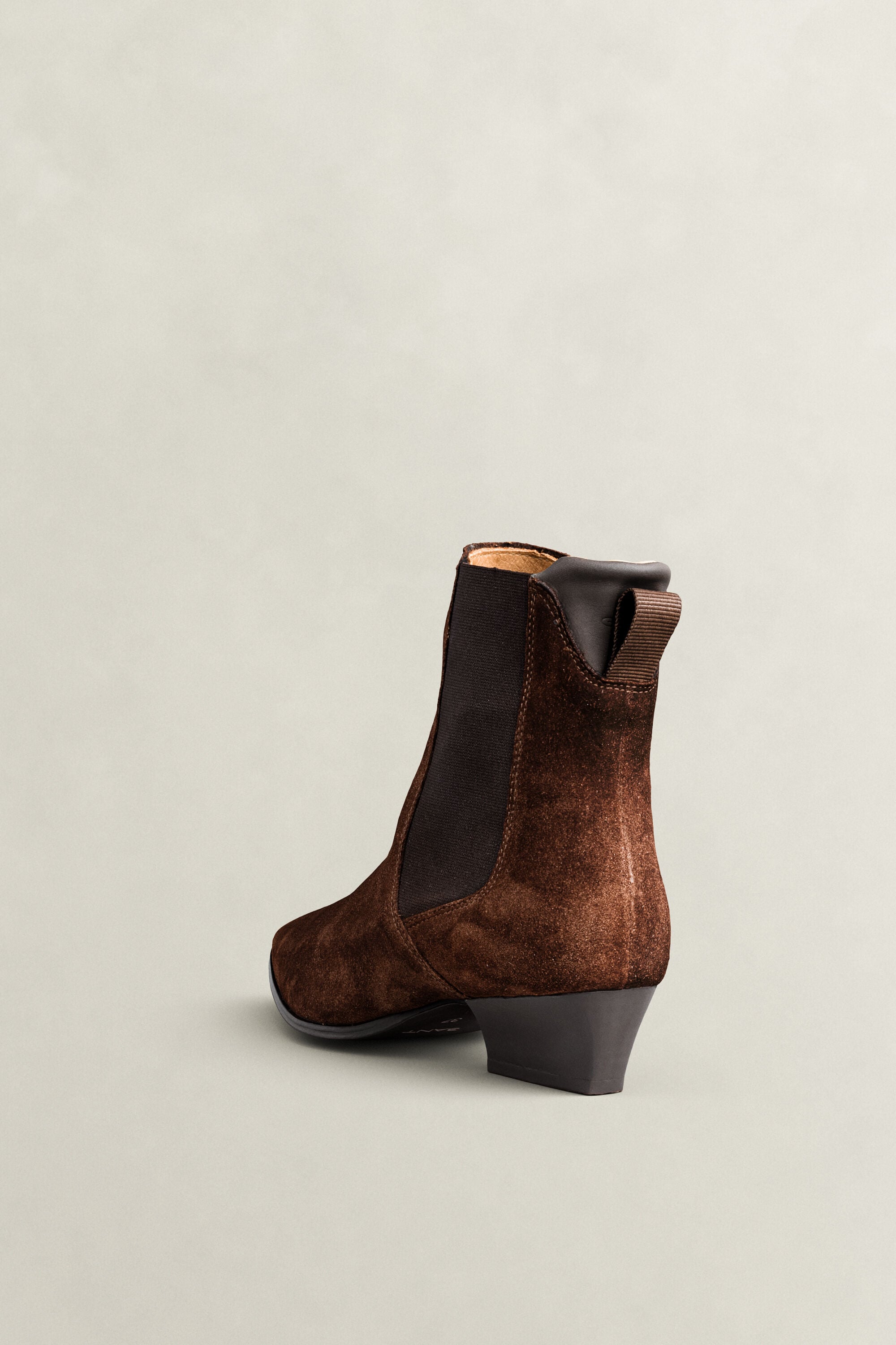 Botas Chelsea em camurça Bassotte
