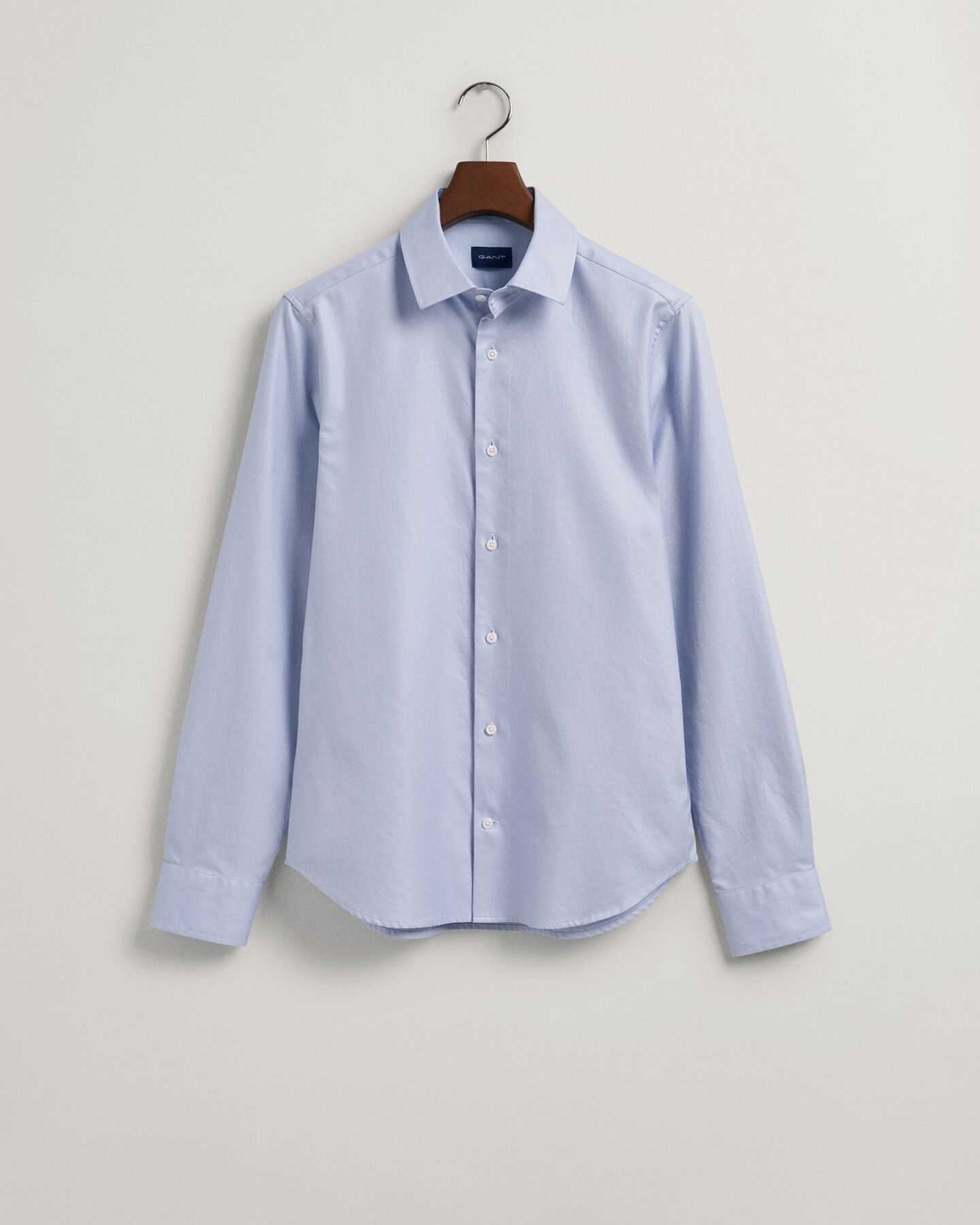 Camisa lisa em sarja slim fit