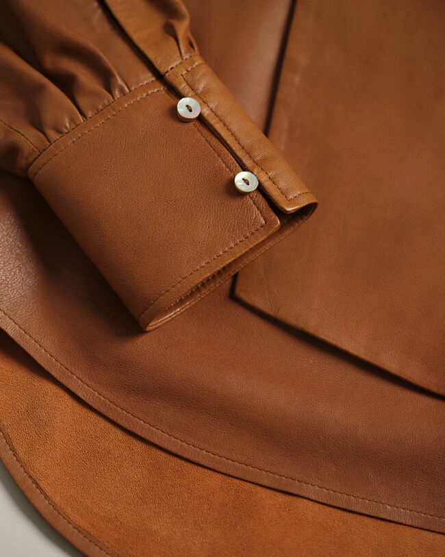 Camisa com laço em pele Wrangler x GANT