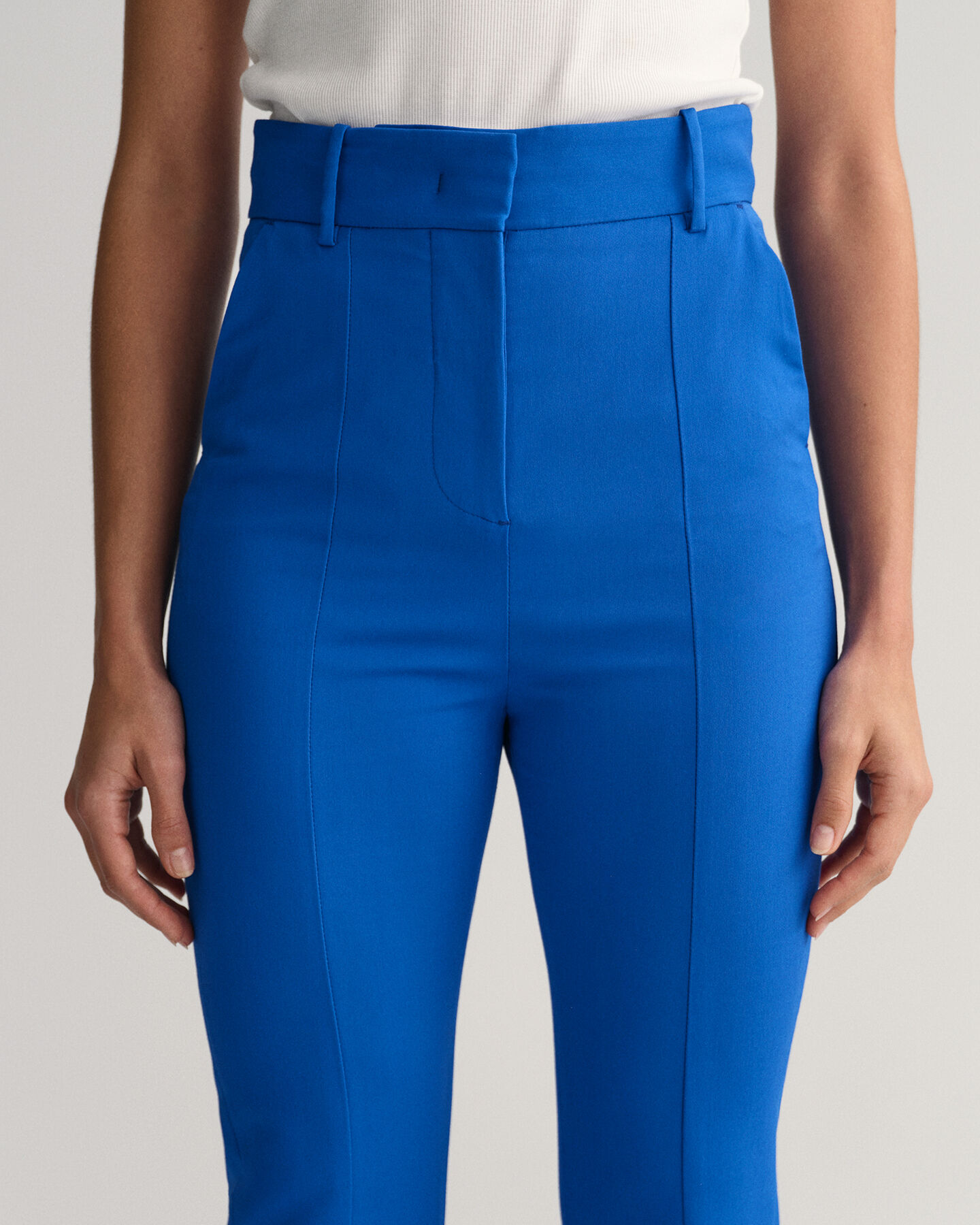 Calças de fato com perna a direito