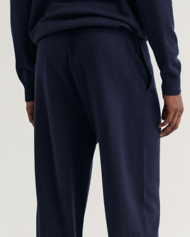 Cal&ccedil;as desportivas em malha