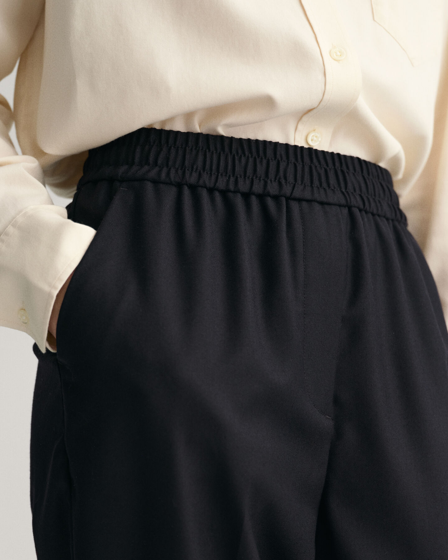 Cal&ccedil;as pull-on afuniladas