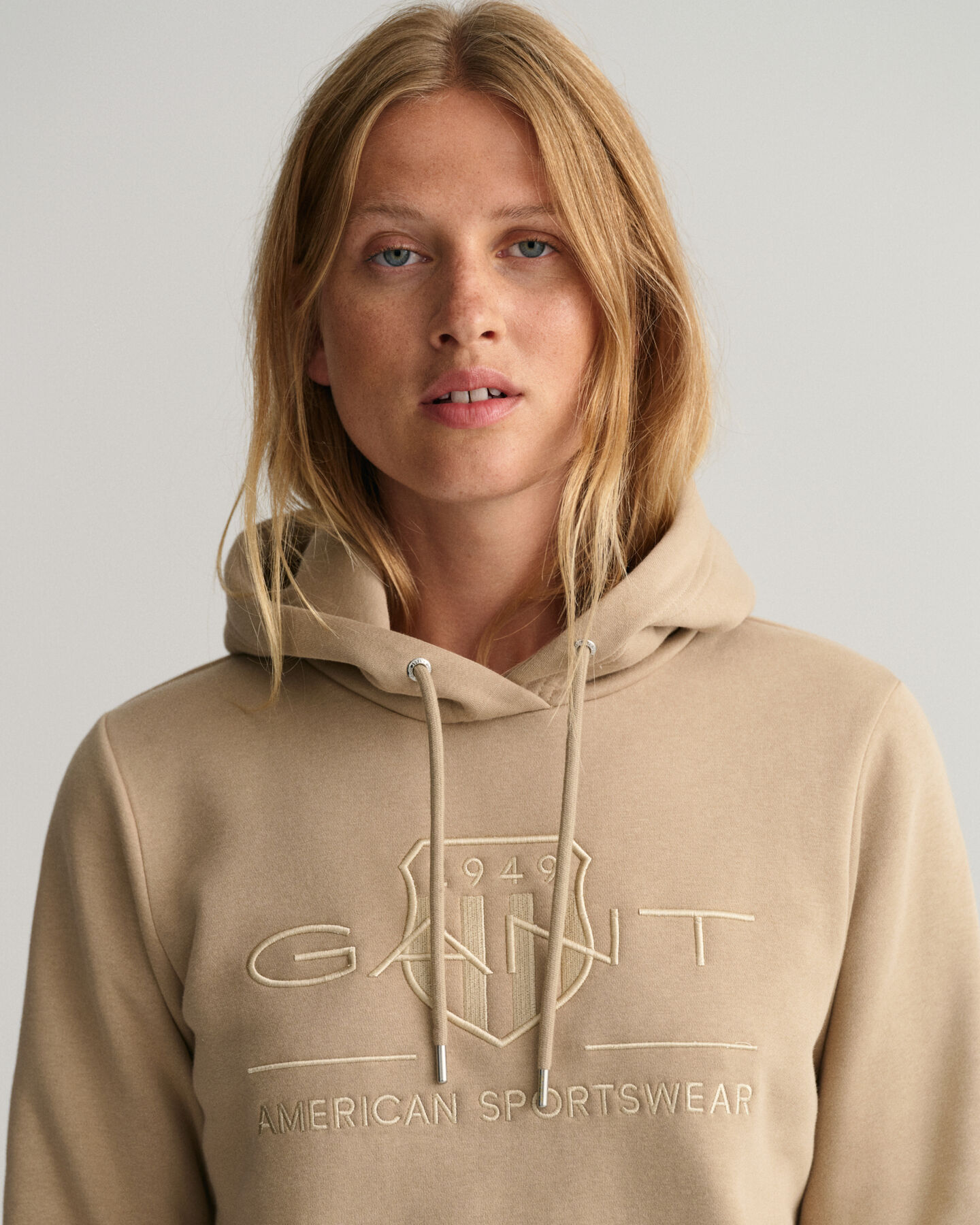 Sweatshirt com capuz Tonal Shield