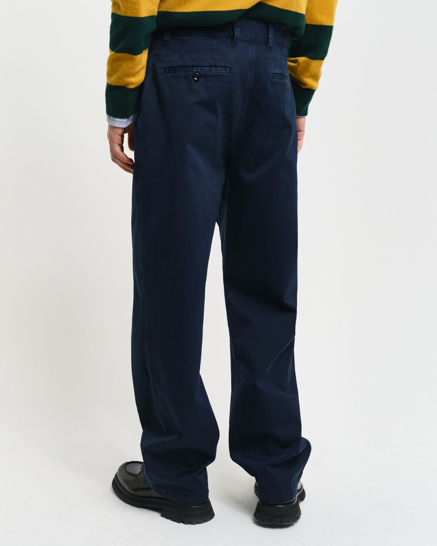 Cal&ccedil;as chino em sarja e algod&atilde;o relaxed fit