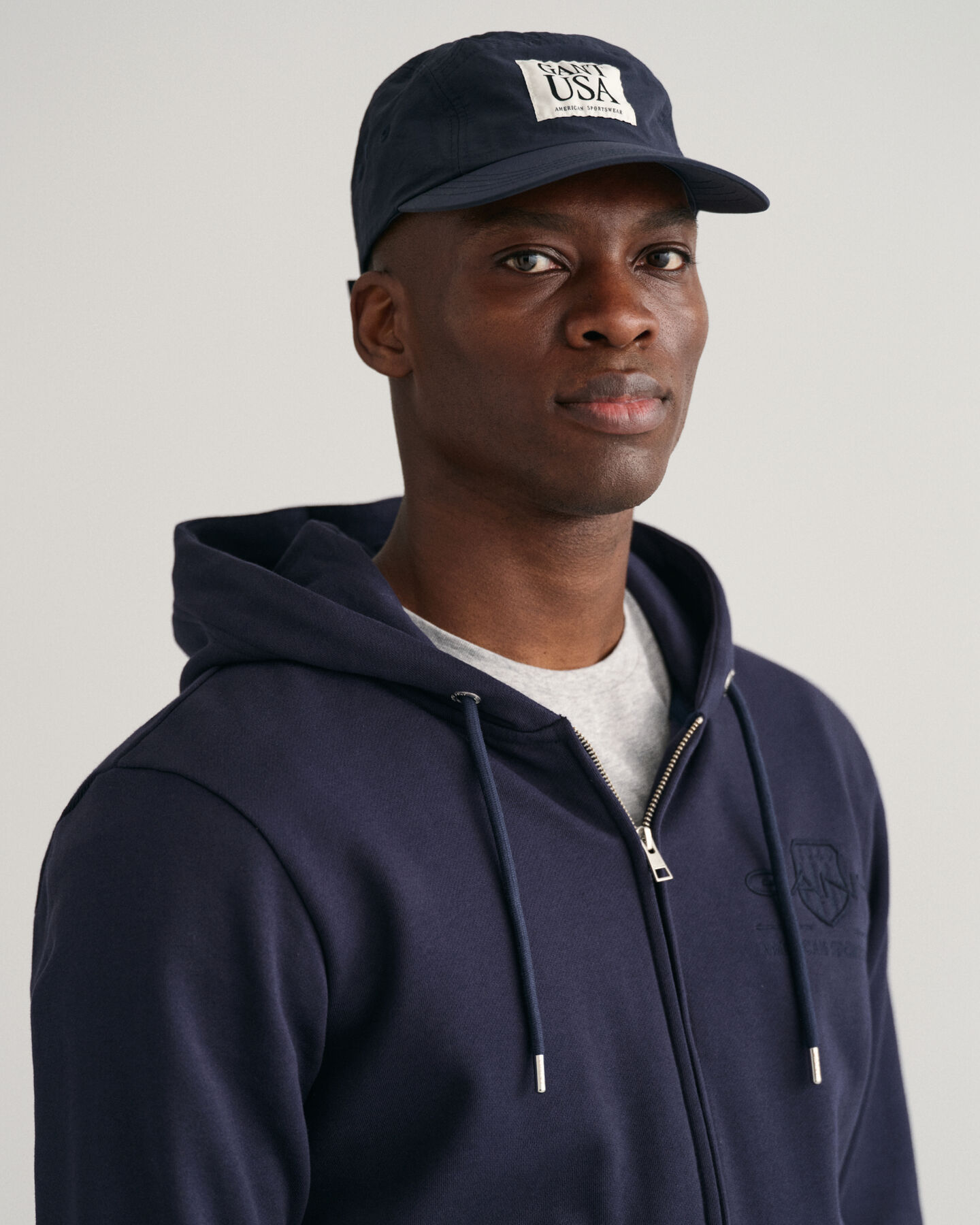 Sweatshirt com capuz e fecho Tonal Shield