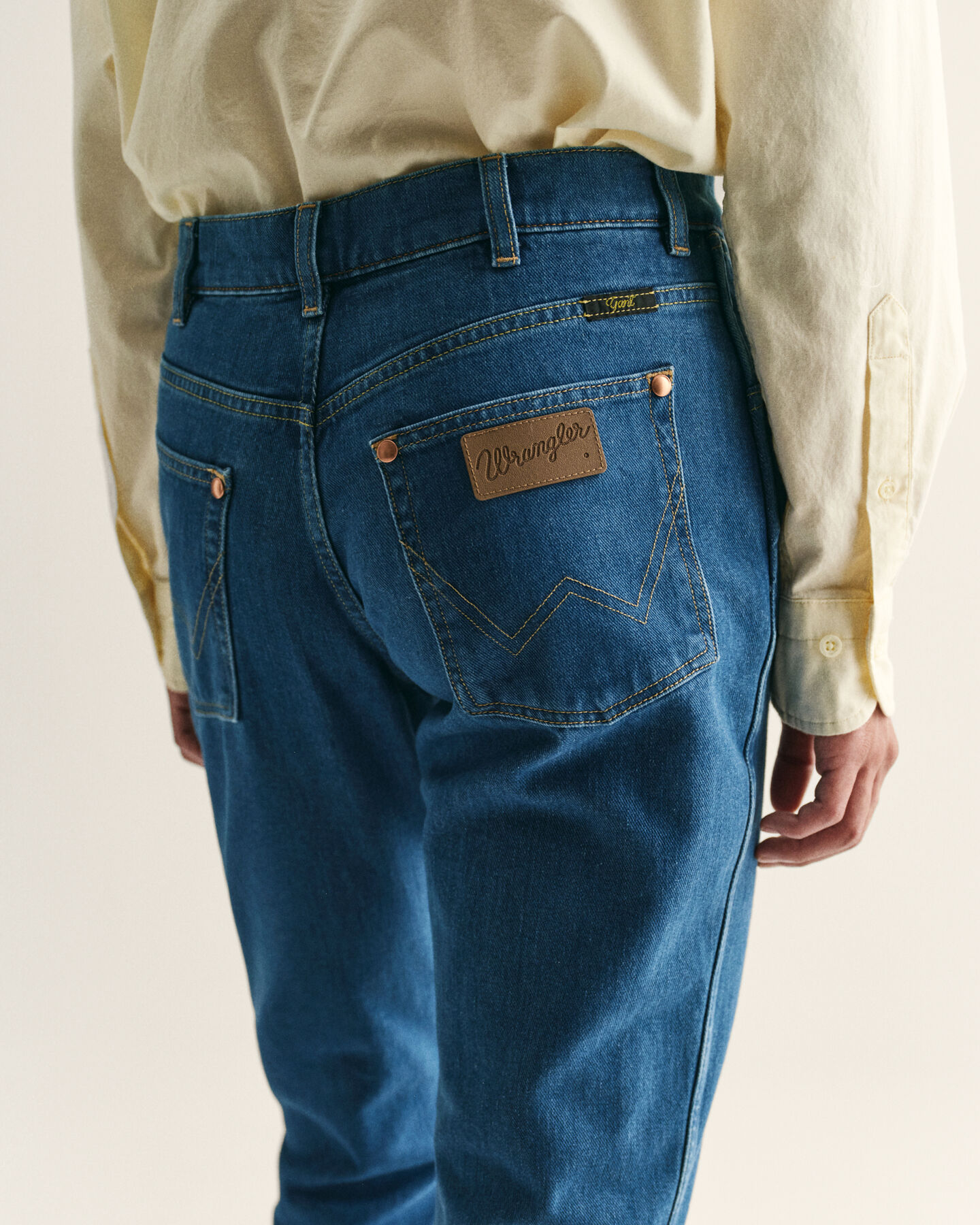 Calças de ganga Bootcut Wrangler x GANT