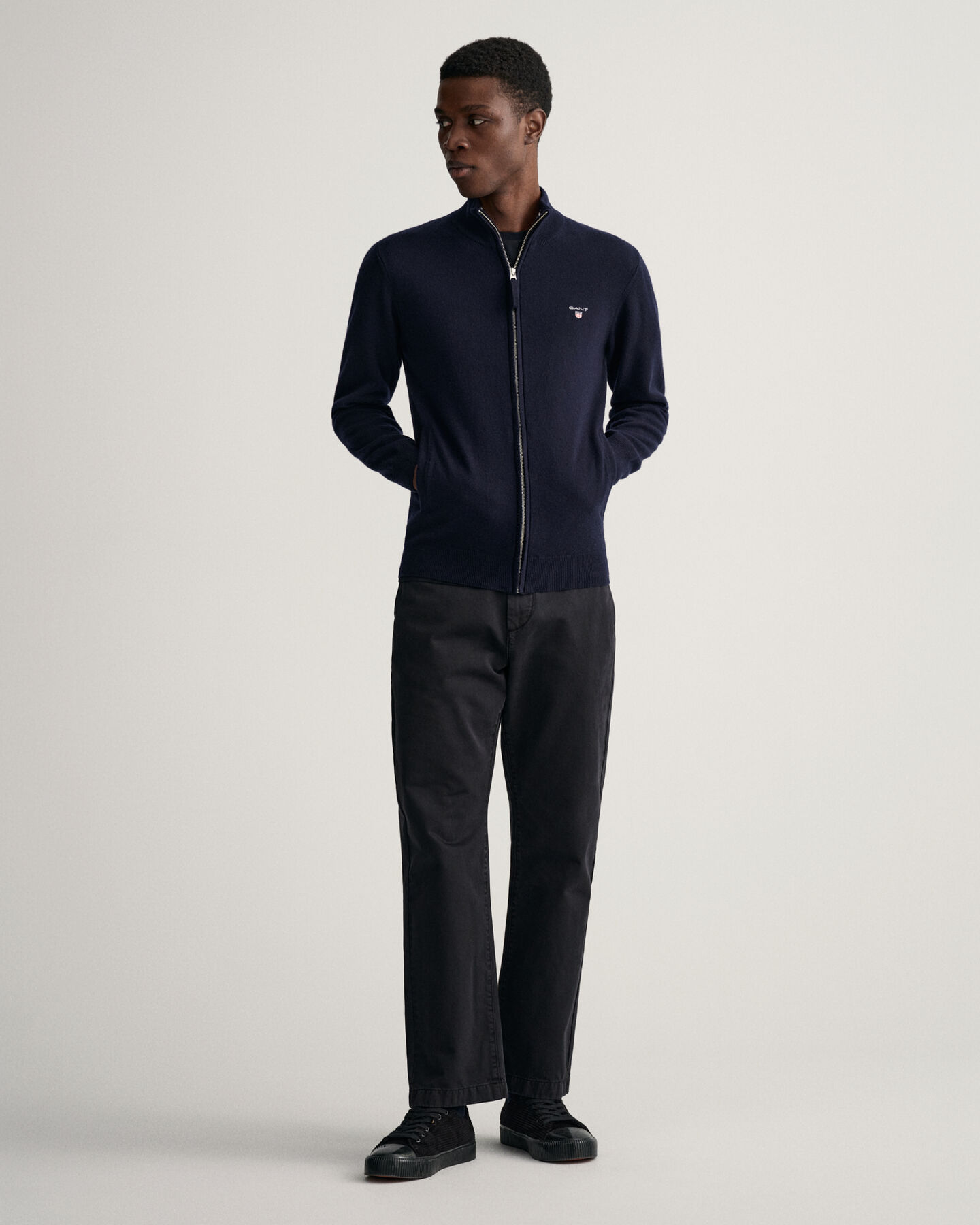 Casaco com fecho em lã extrafina