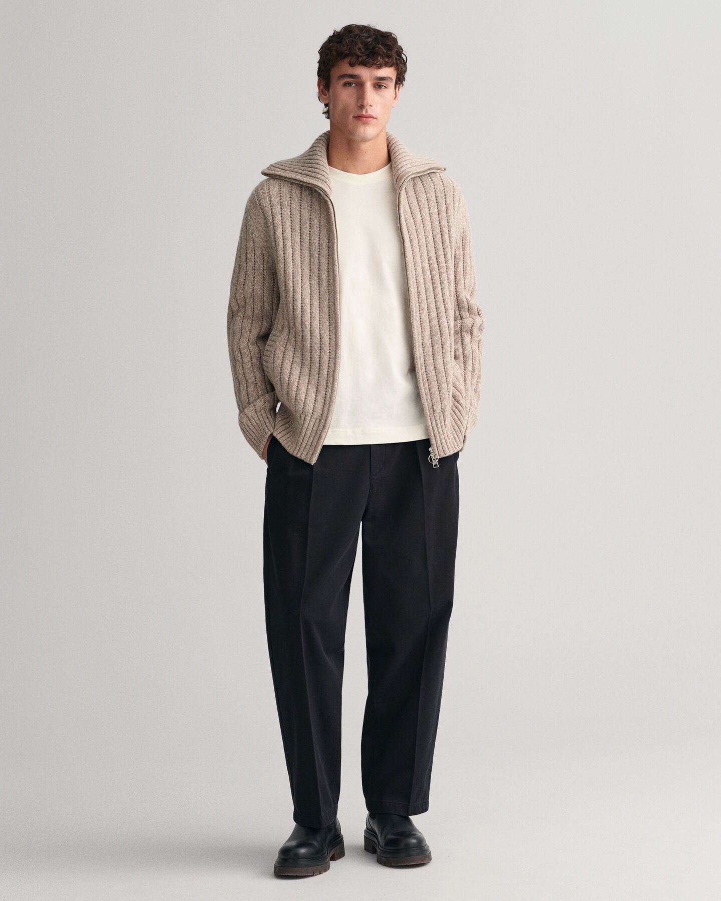 Casaco de malha de lã com fecho de correr