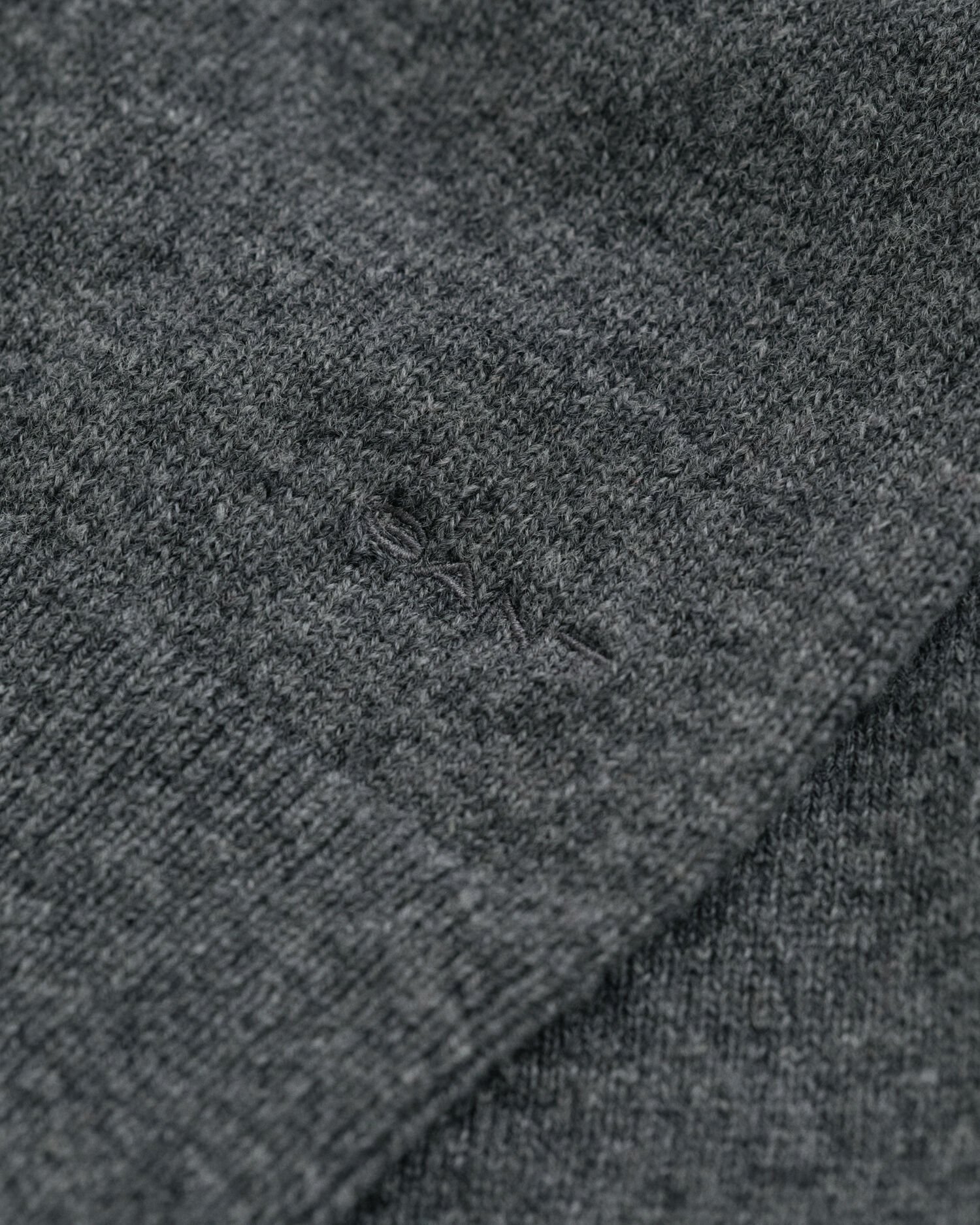 Casaco de malha em lã extrafina