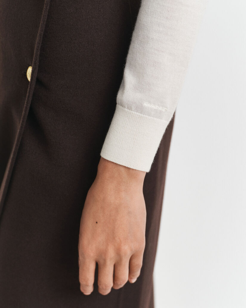 Camisola de gola alta em lã de merino extrafina