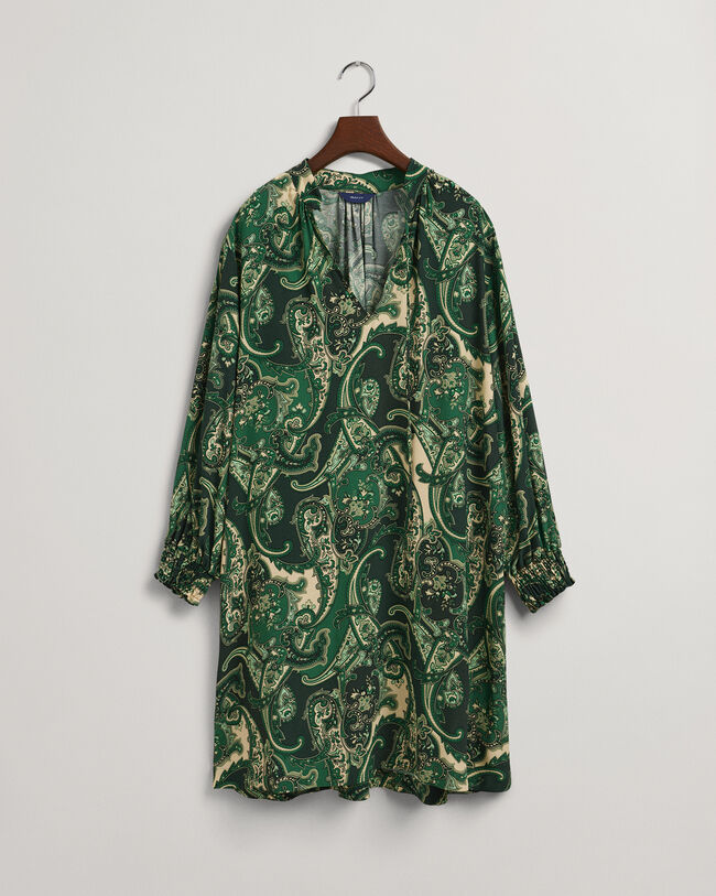 Vestido com gola estilo mao e padr&atilde;o paisley