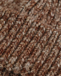 Gorro canelado em lã matizada