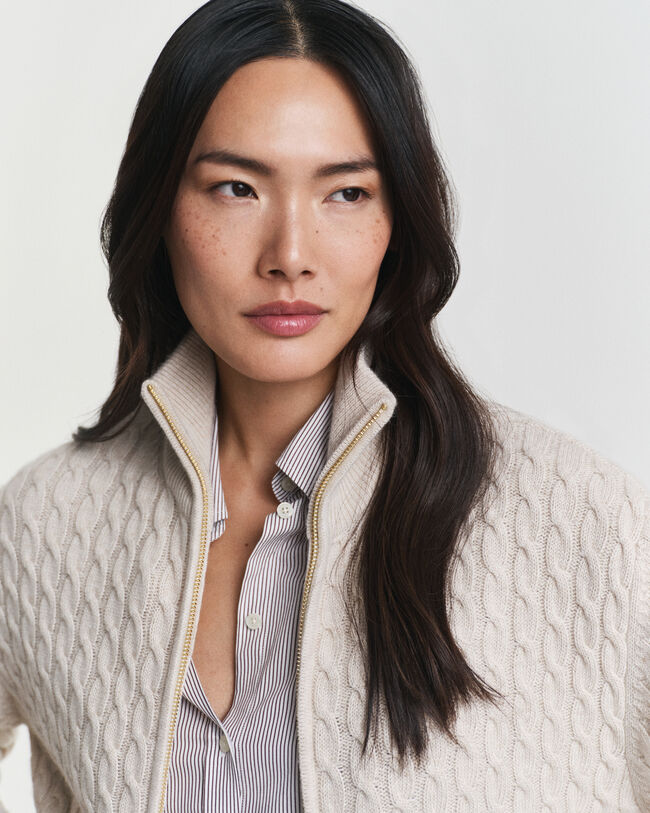 Casaco de malha entrançada com fecho de correr