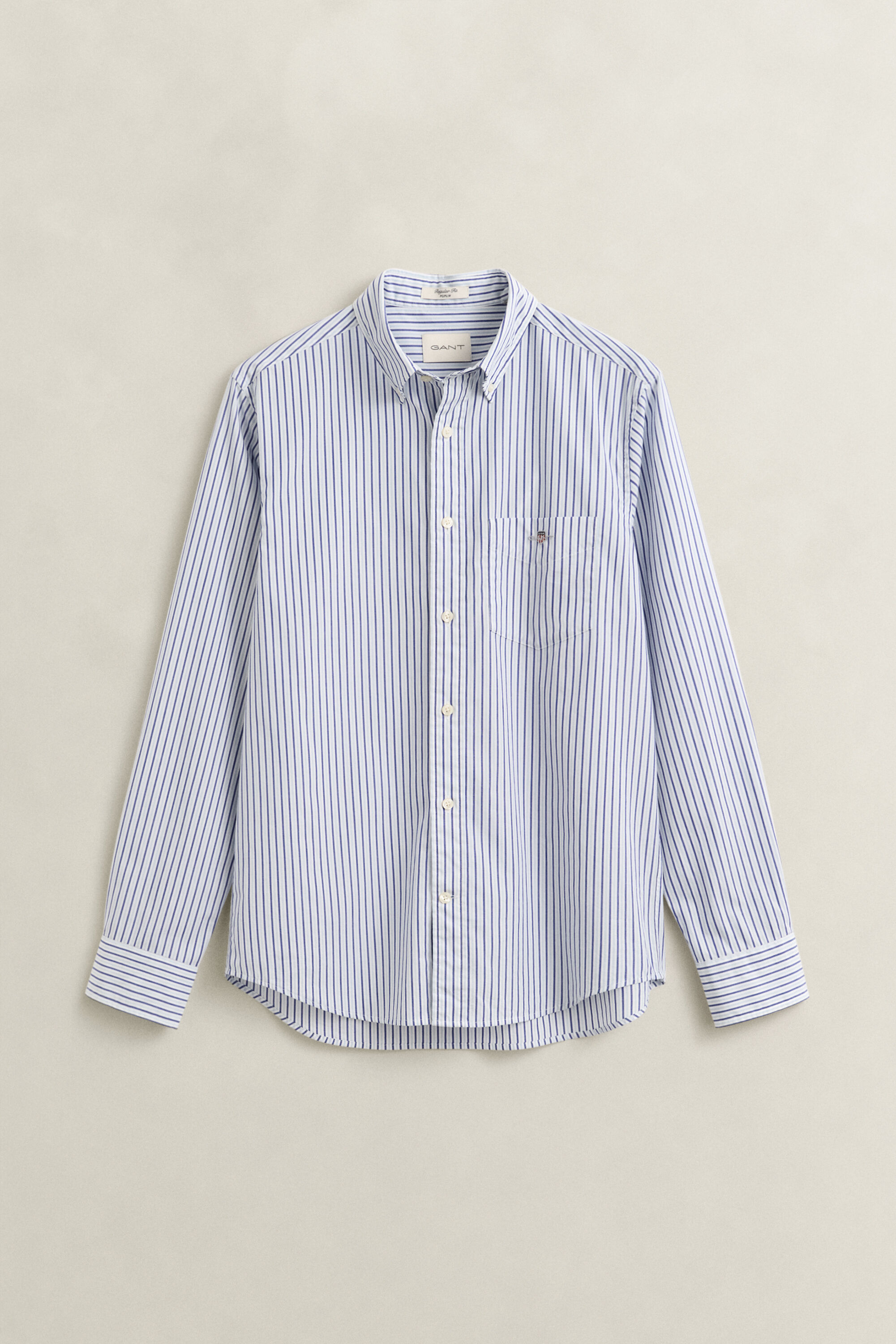 Camisa em popelina às riscas