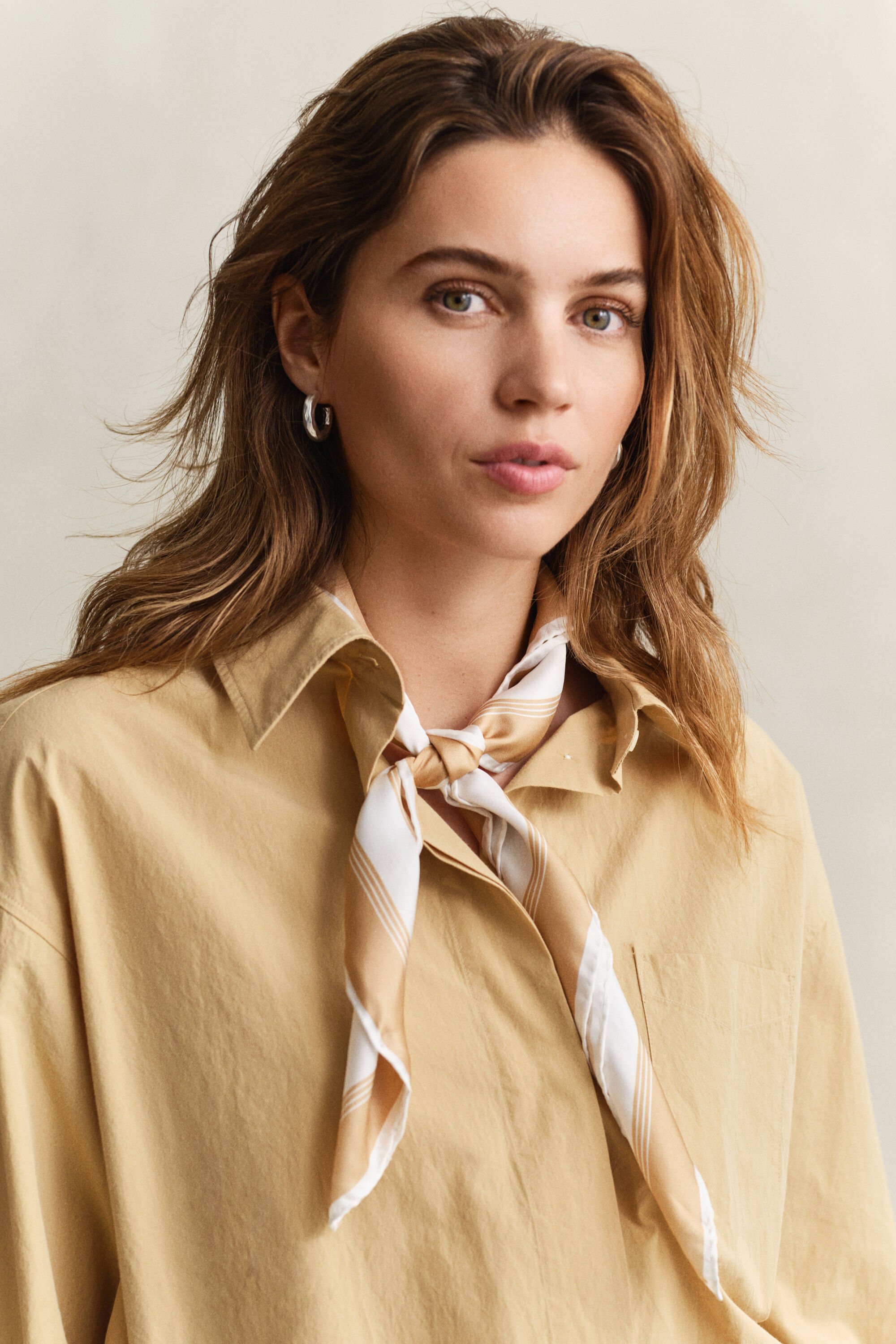 Lenço em seda Monogram