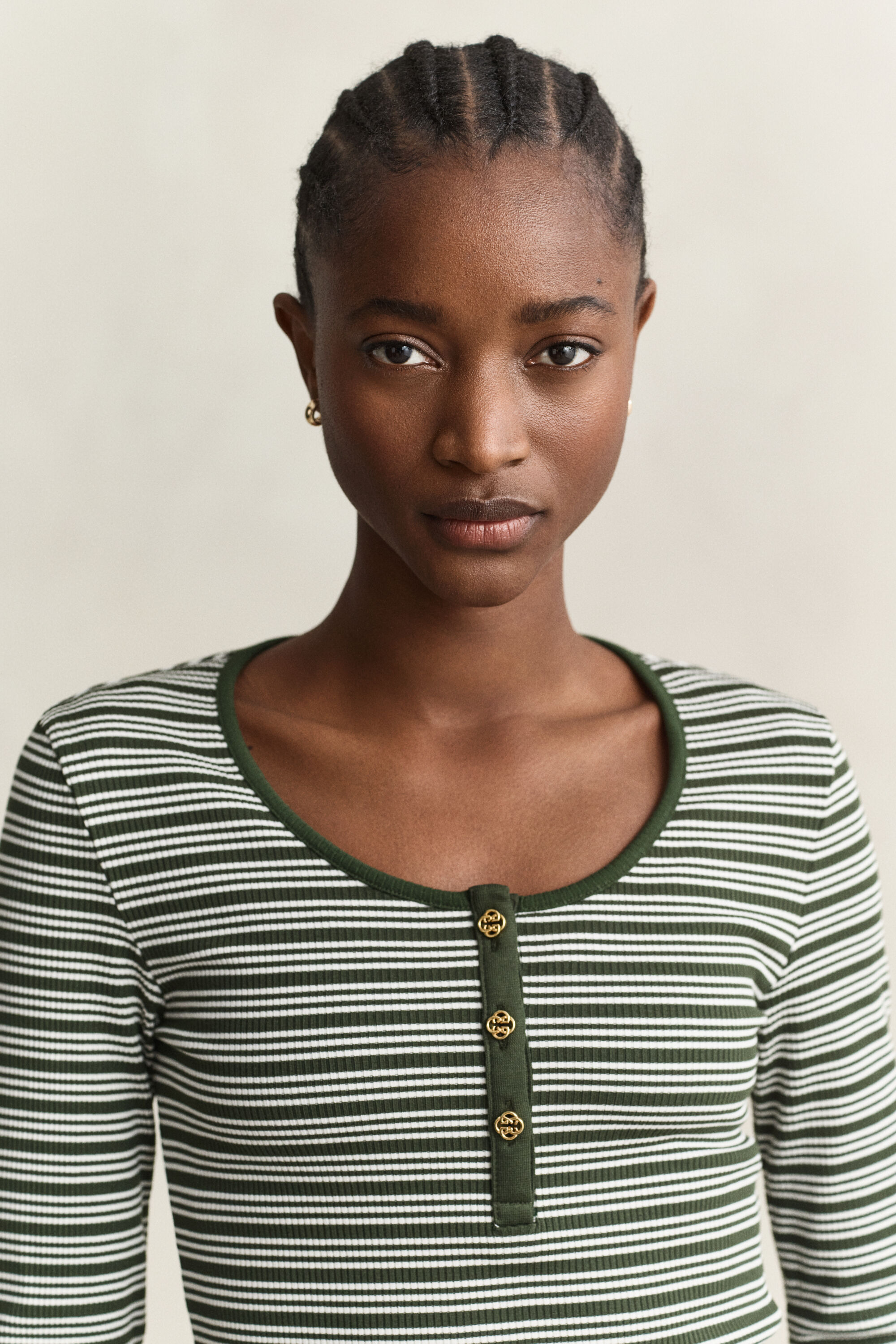 Camisola canelada de manga comprida Henley