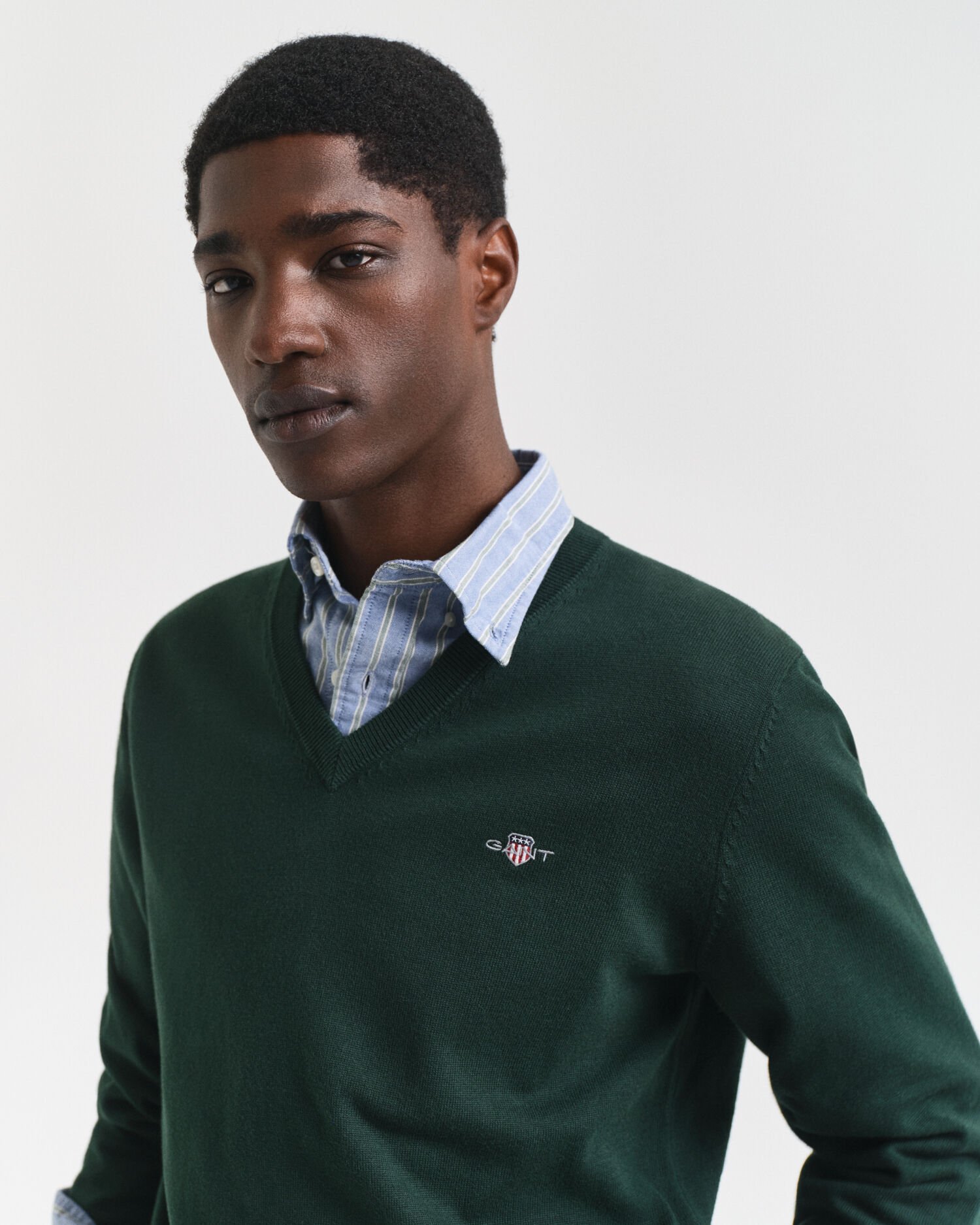 Pulover com decote em V em algodão clássico