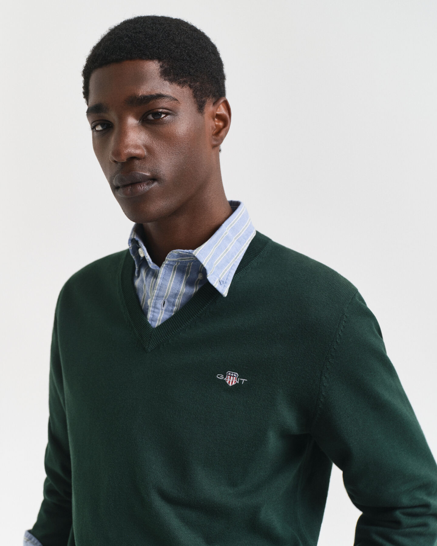 Pulover com decote em V em algodão clássico