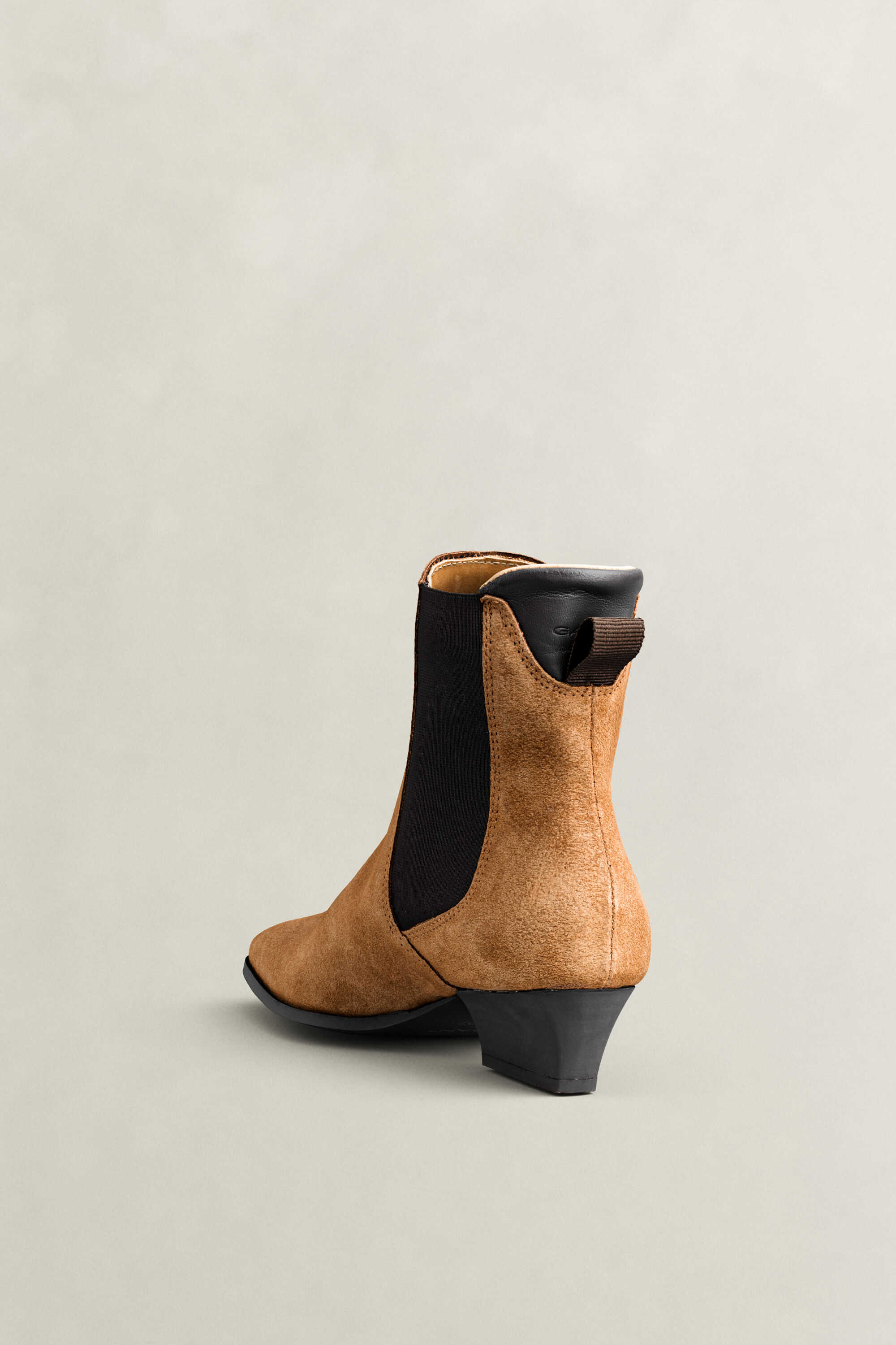 Botas Chelsea em camurça Bassotte