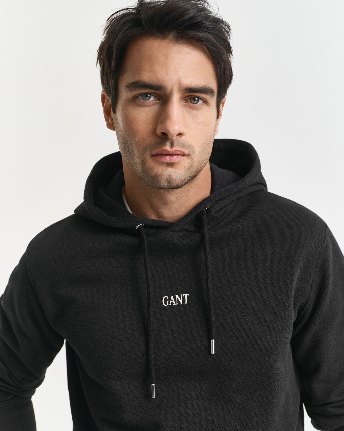 Sweatshirt com capuz e grafismo pequeno