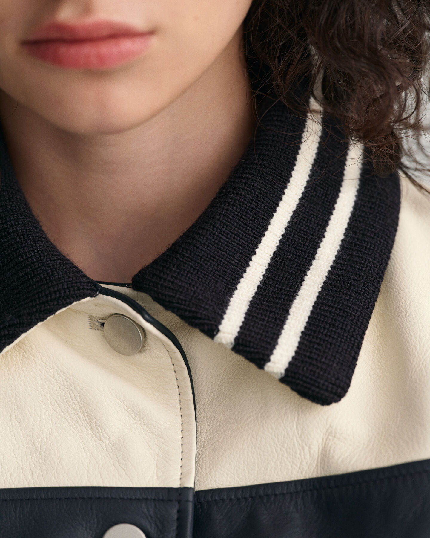 Casaco em pele com bloco de cor