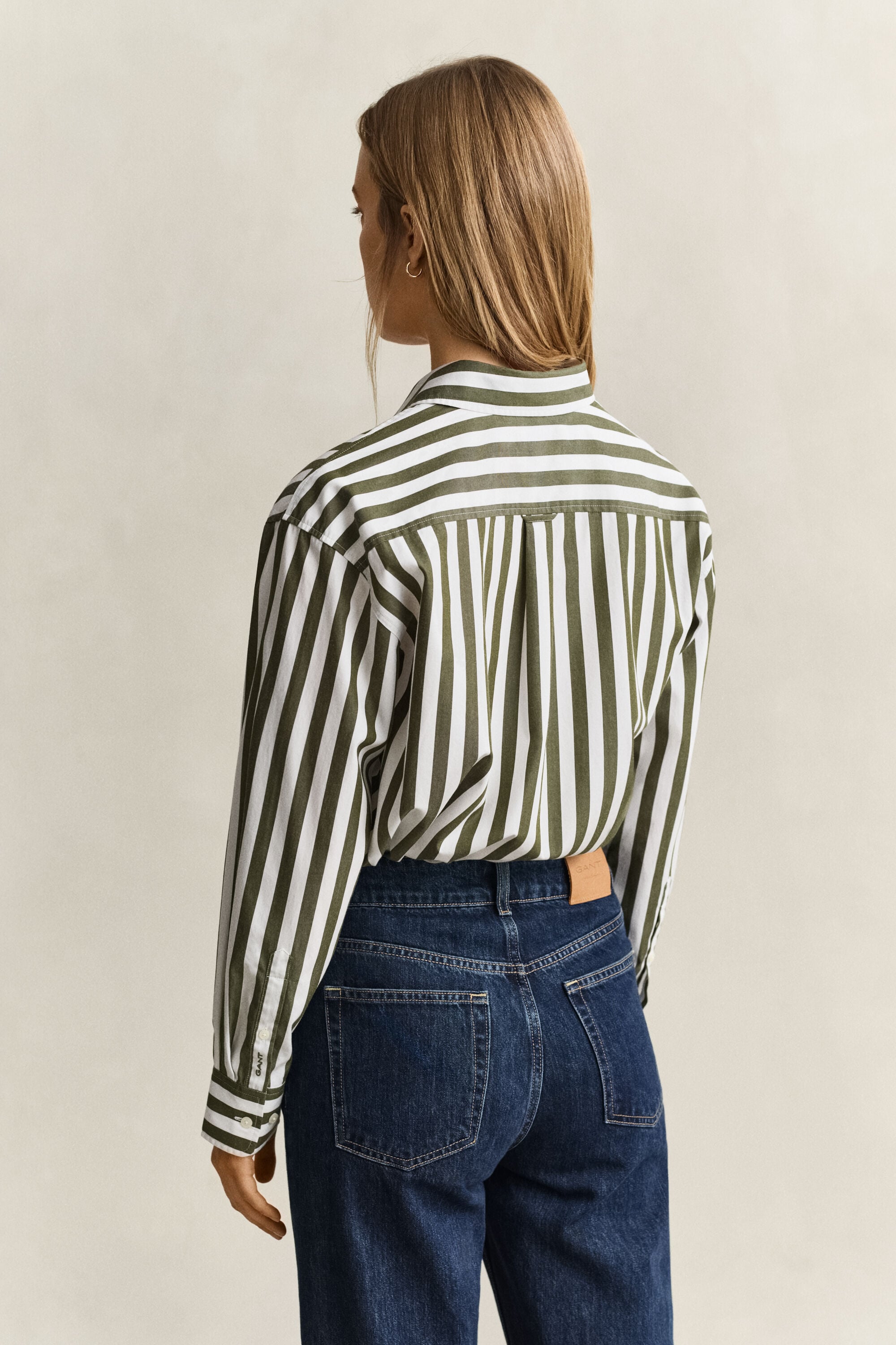 Camisa em popelina às riscas relaxed fit