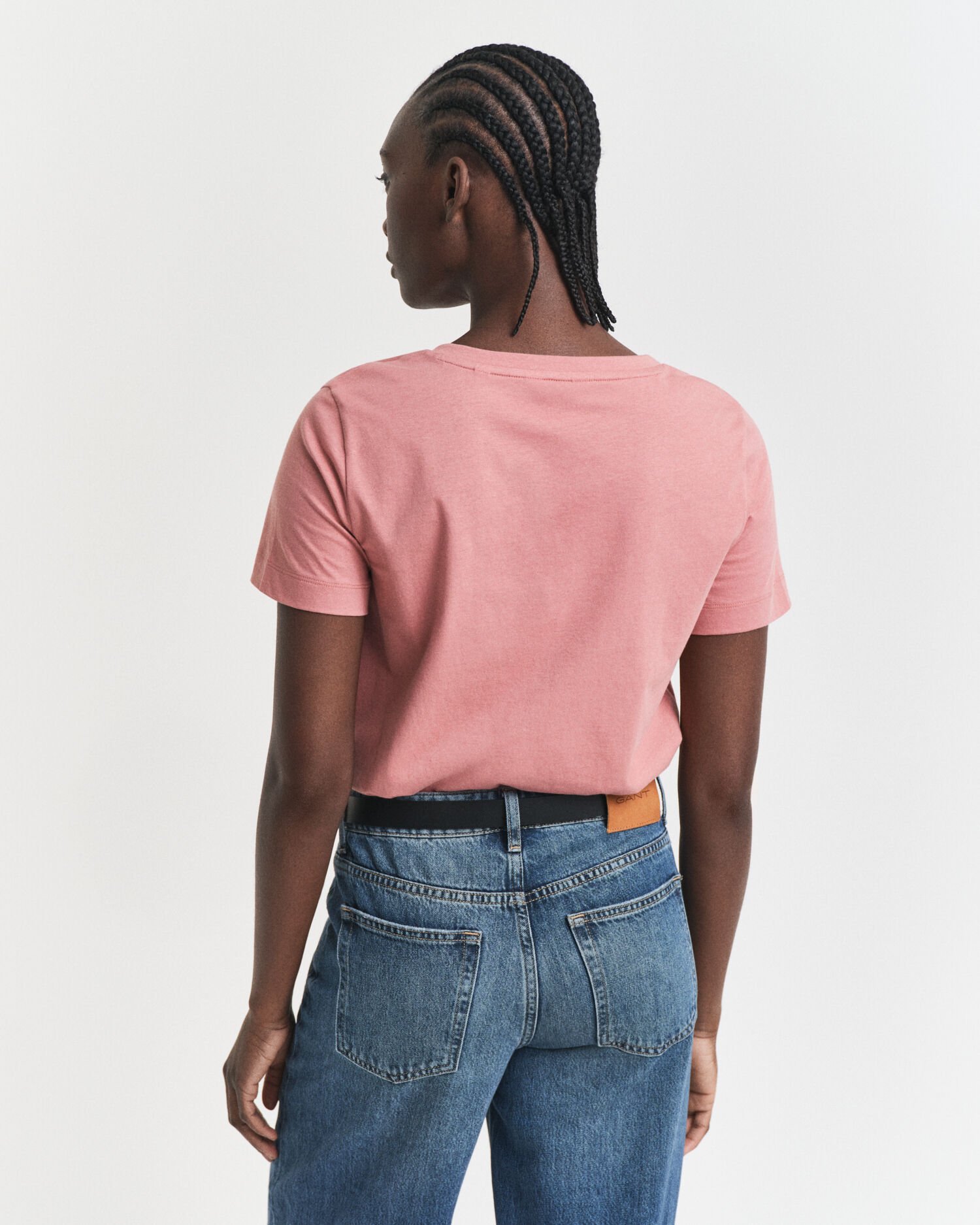 T-shirt com decote em V Shield