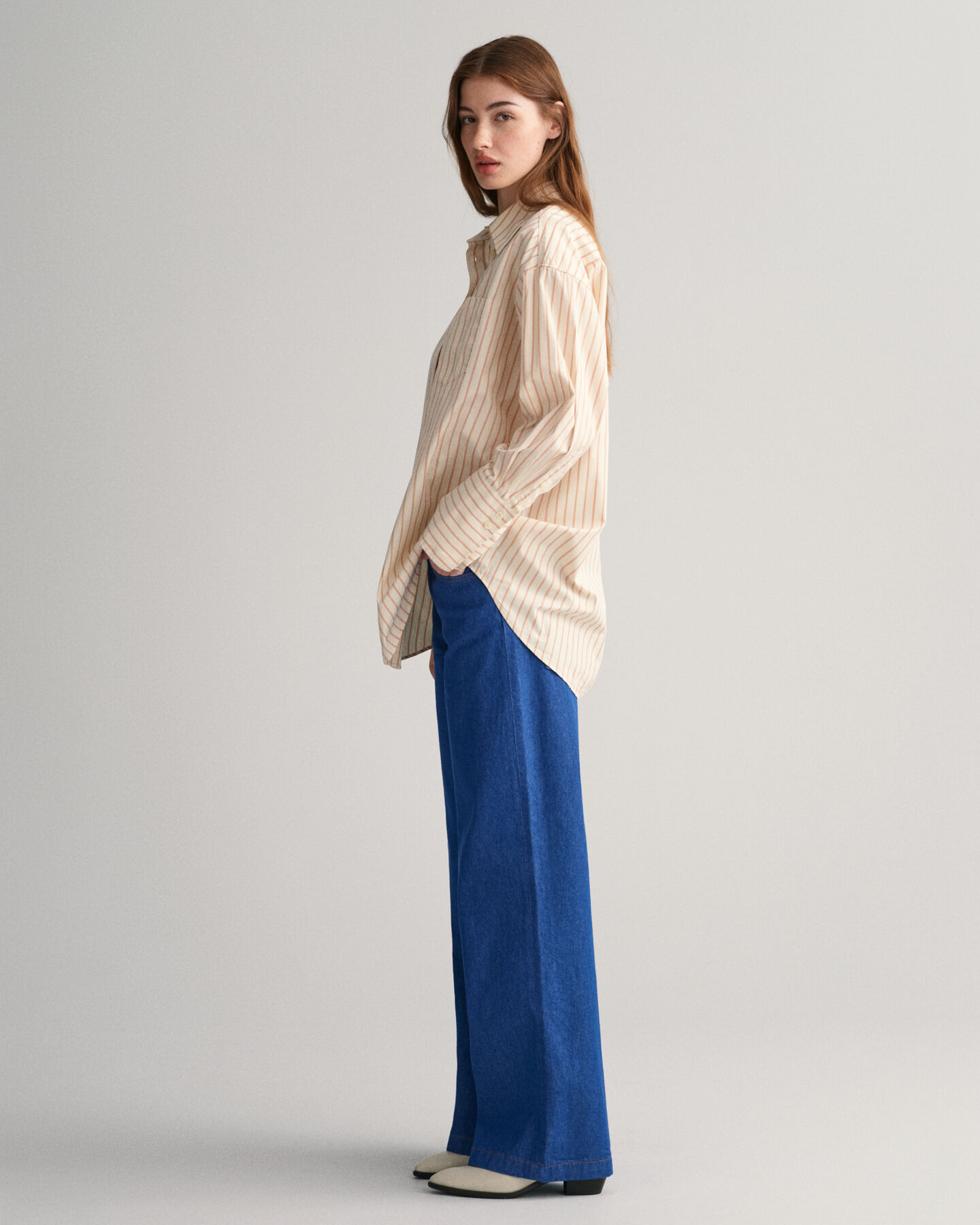 Camisa em popelina às riscas com punhos altos oversized