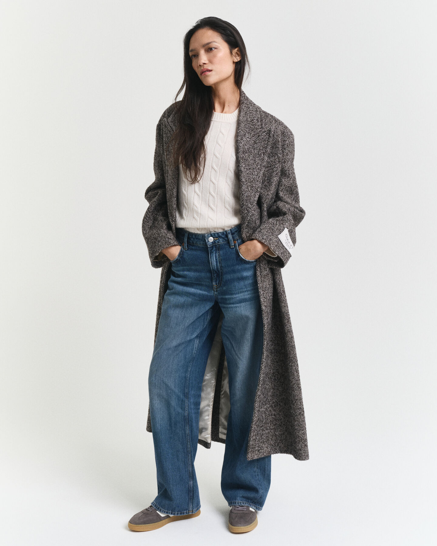 Camisola de malha entrançada de lã com decote redondo