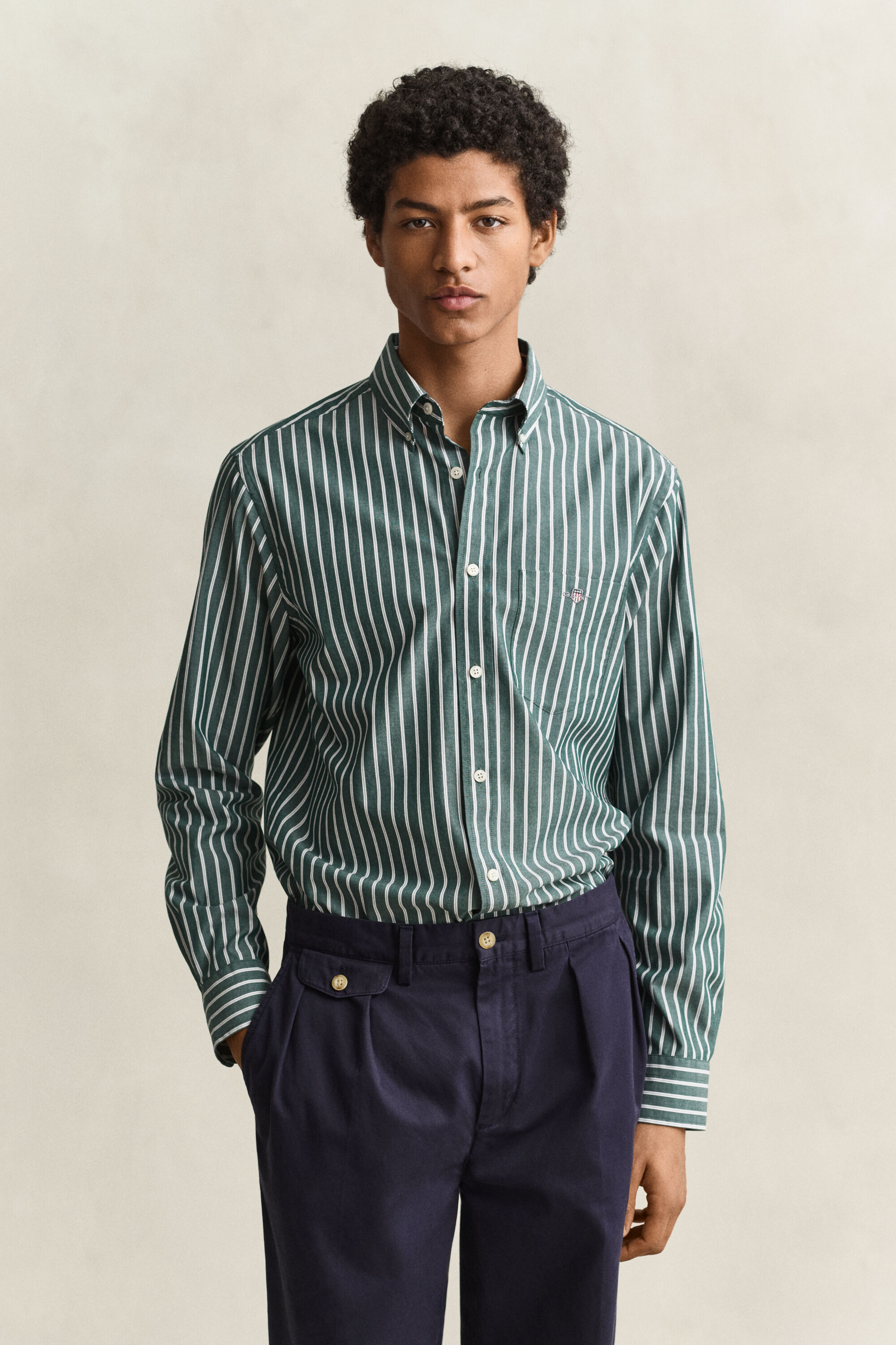 Camisa em popelina às riscas
