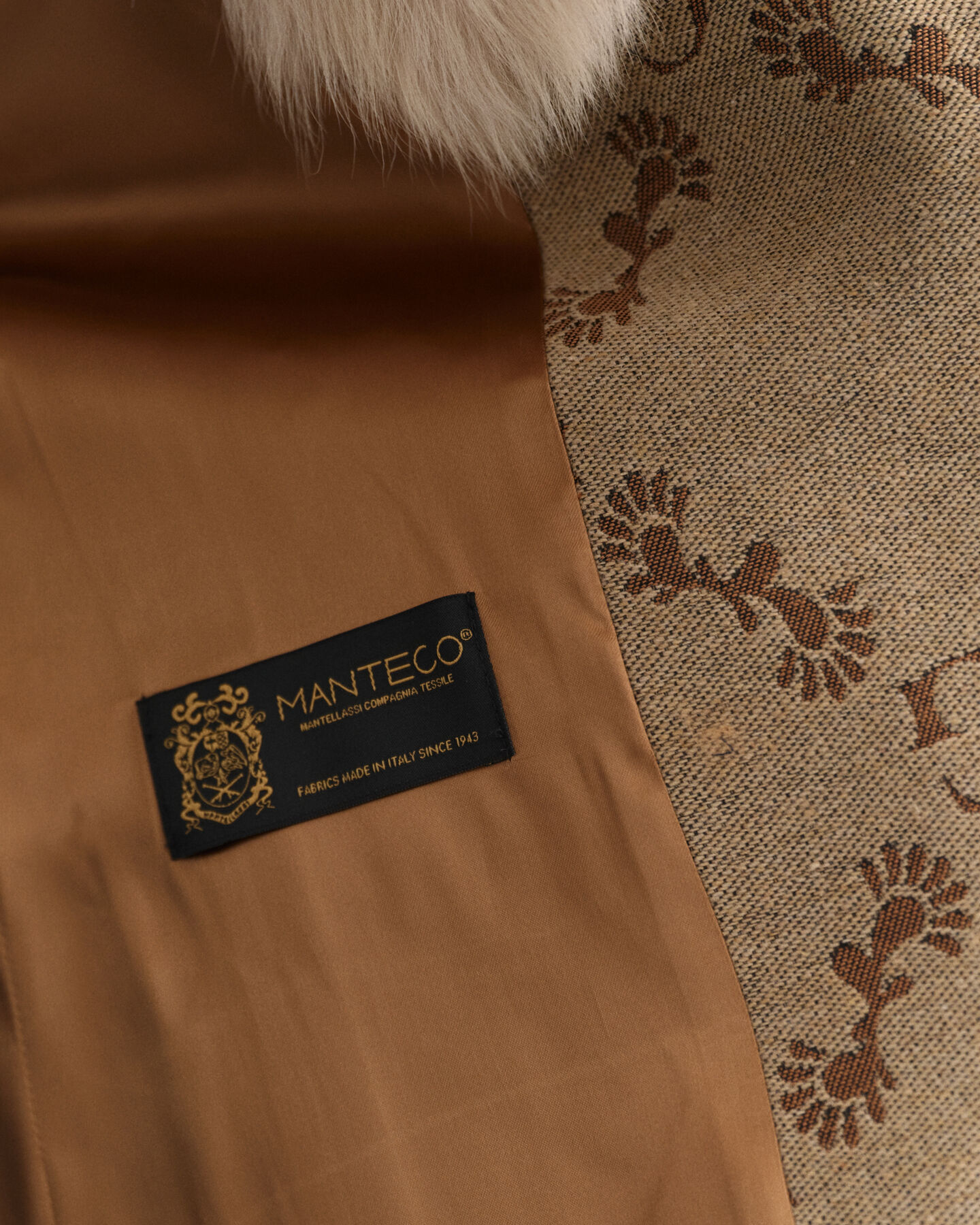 Sobretudo com padr&atilde;o Jacquard Monogram G